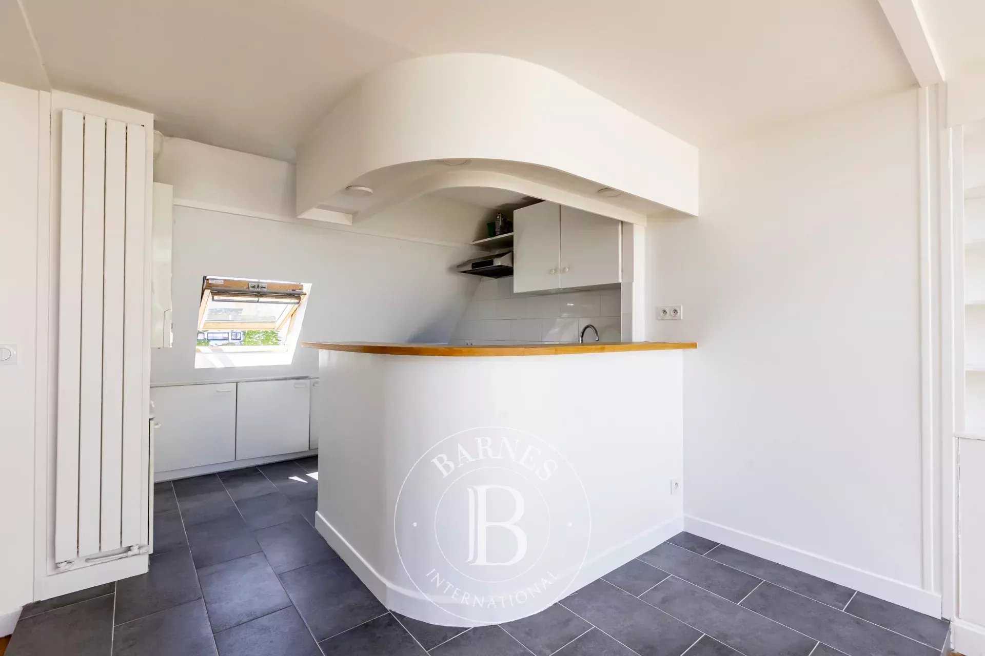 Paris  - Appartement 2 Pièces, 1 Chambre
