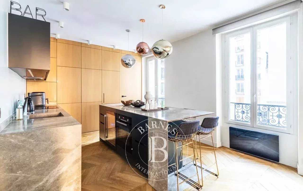 Paris  - Appartement 3 Pièces 2 Chambres