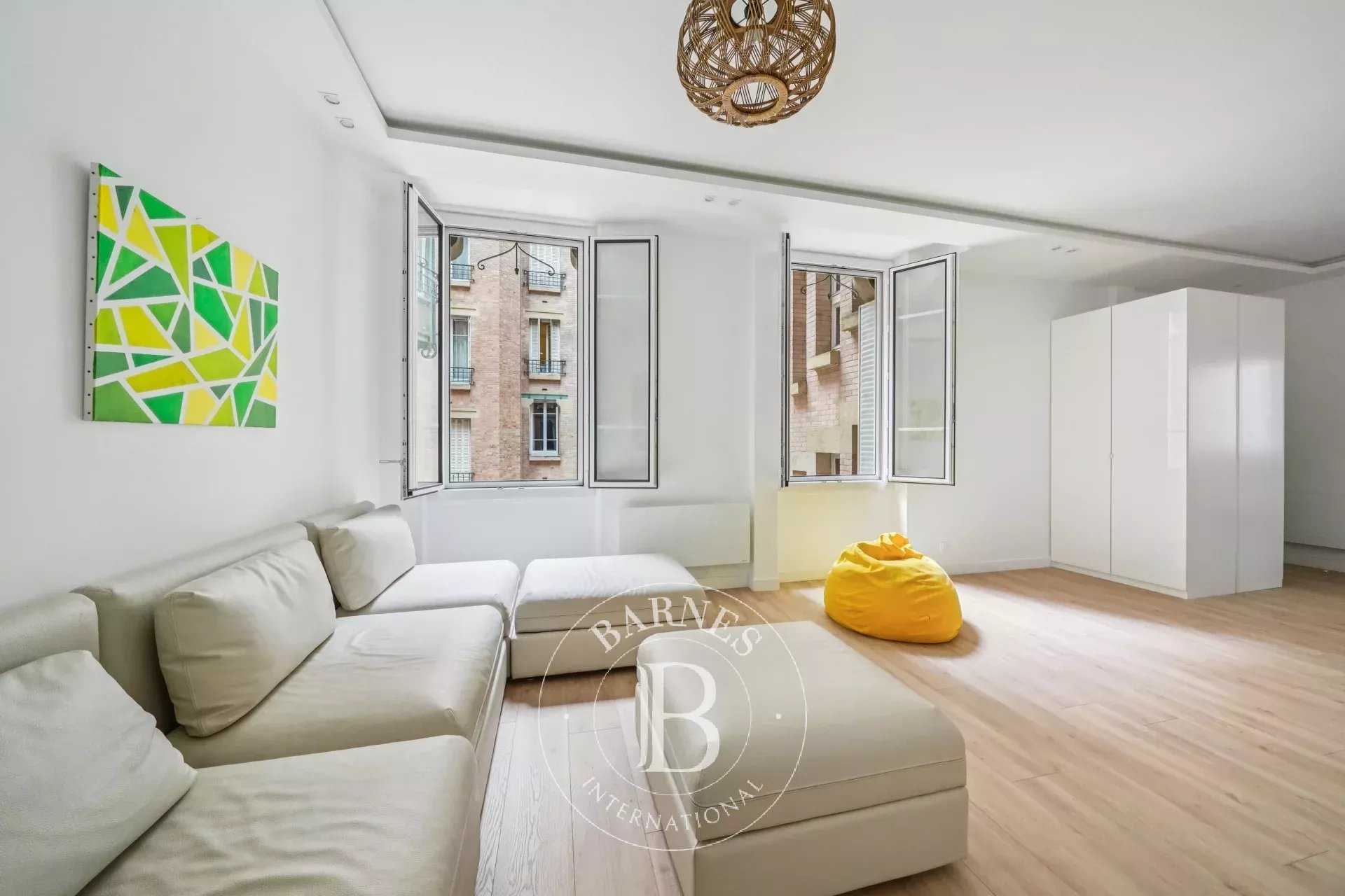 Paris  - Appartement 2 Pièces, 1 Chambre