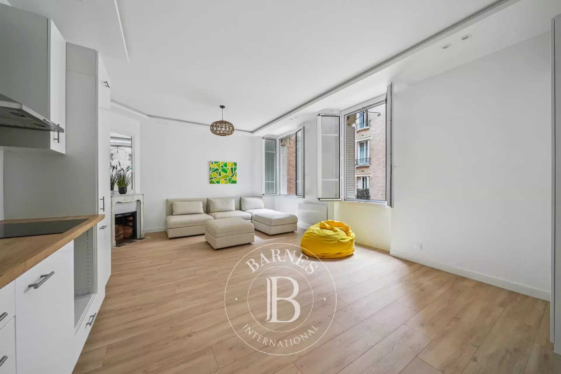 Paris  - Appartement 2 Pièces, 1 Chambre