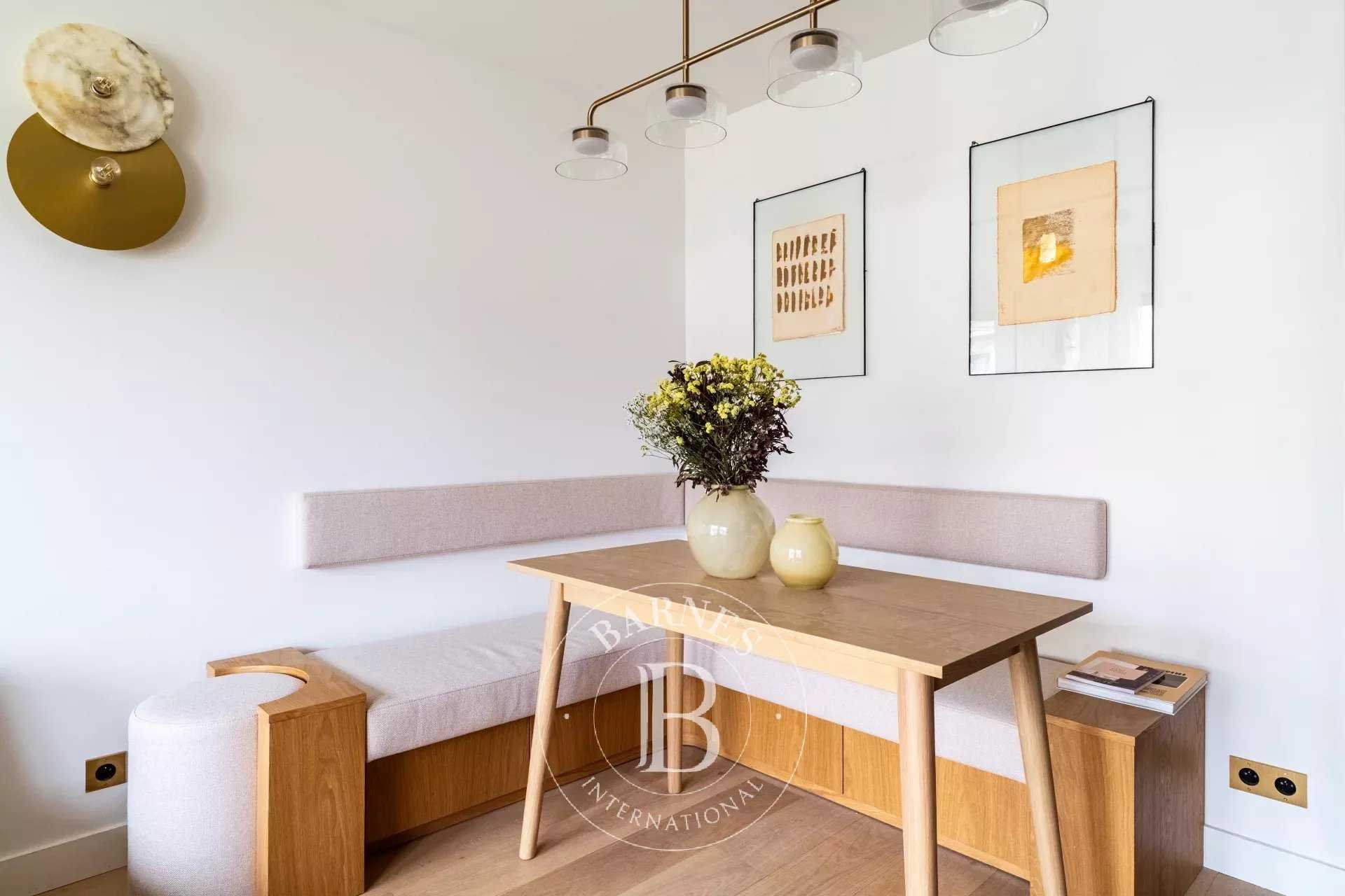 Paris  - Appartement 2 Pièces, 1 Chambre