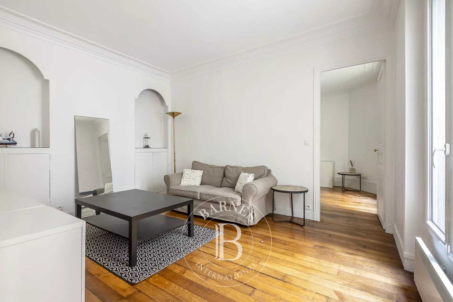 Paris  - Appartement 2 Pièces, 1 Chambre