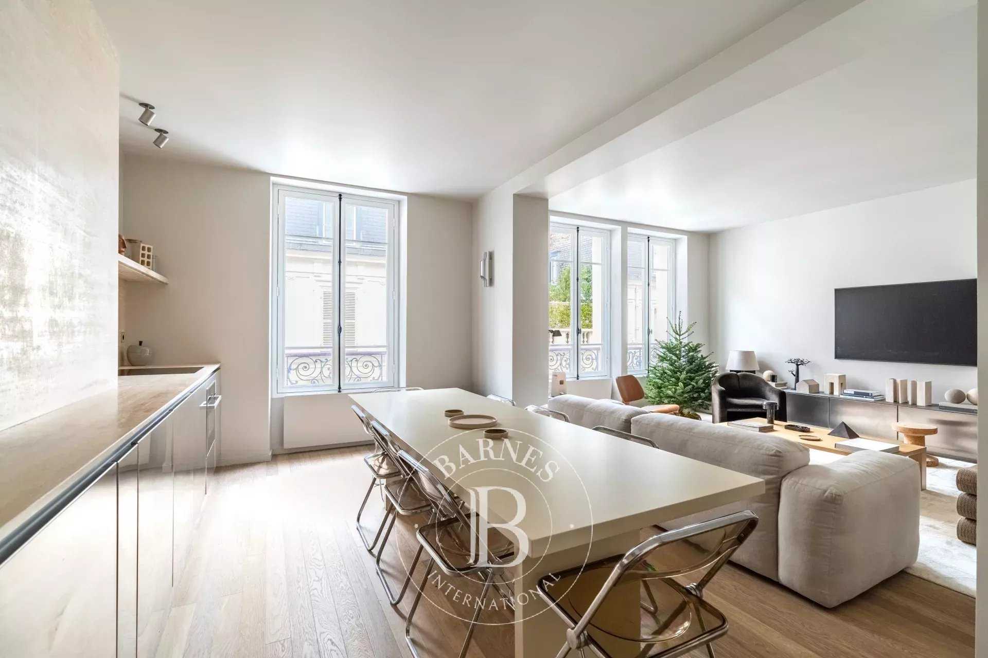 Paris  - Appartement 2 Pièces, 1 Chambre
