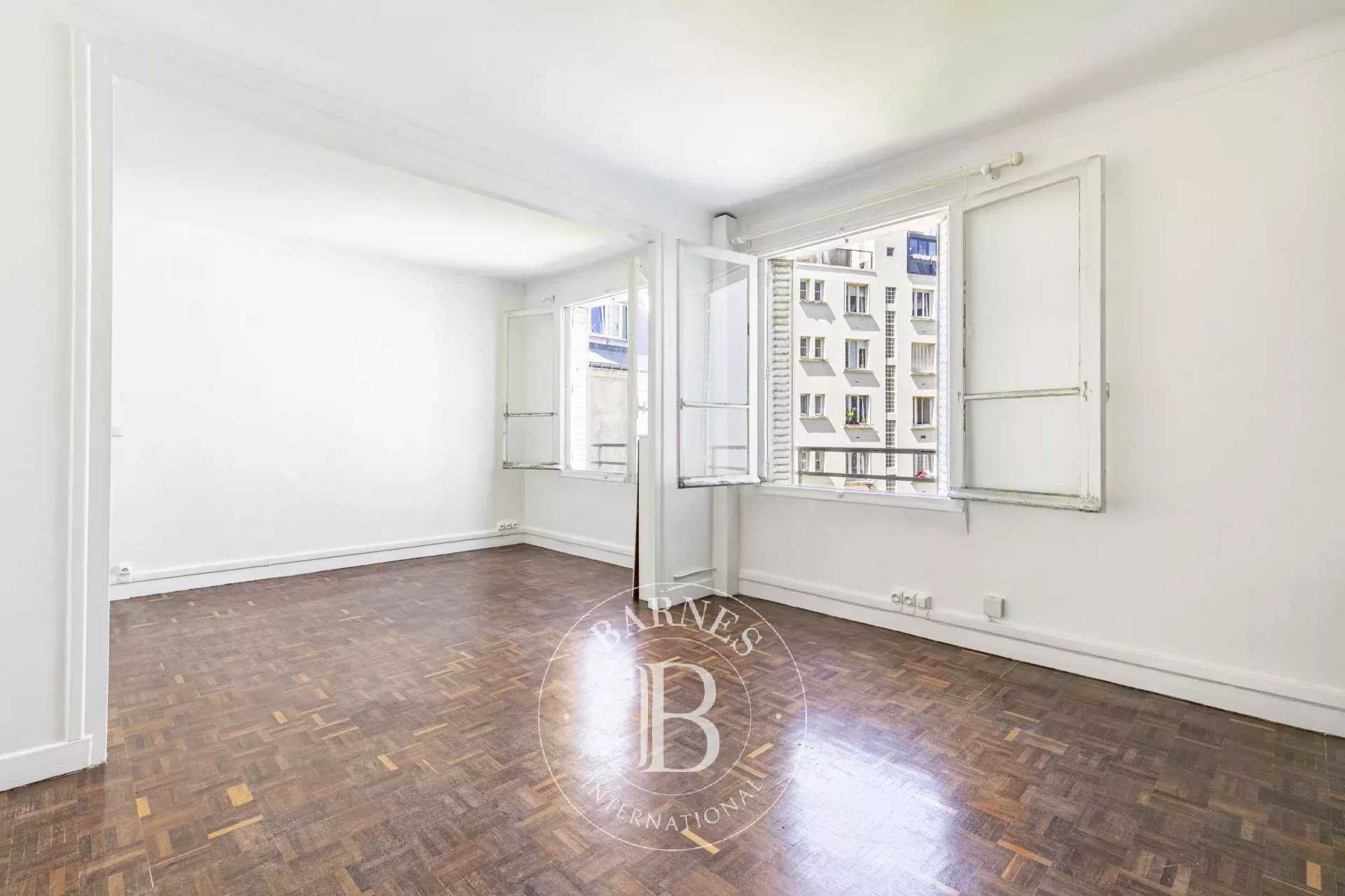 Paris  - Appartement 3 Pièces 2 Chambres