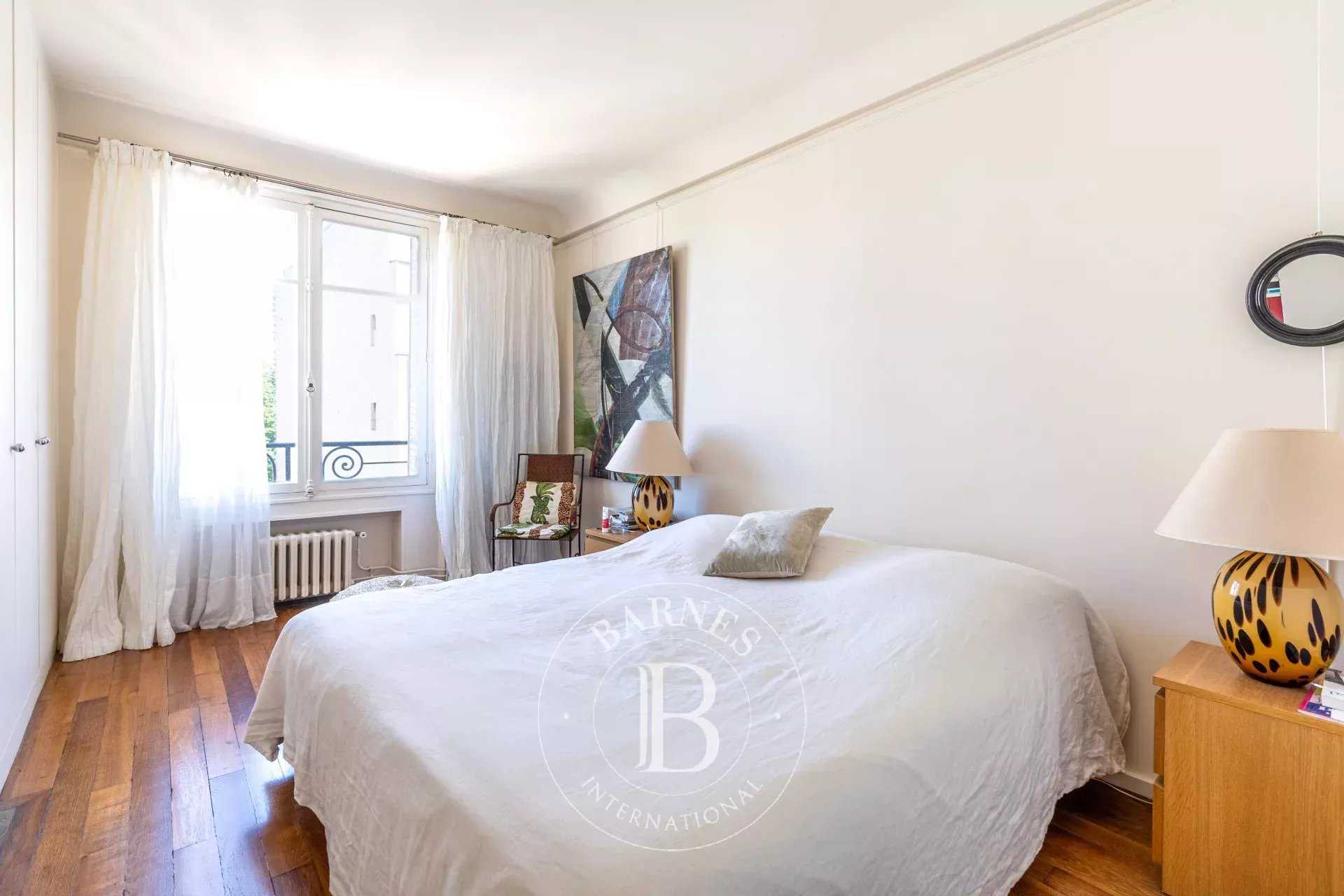 Paris  - Appartement 3 Pièces 2 Chambres