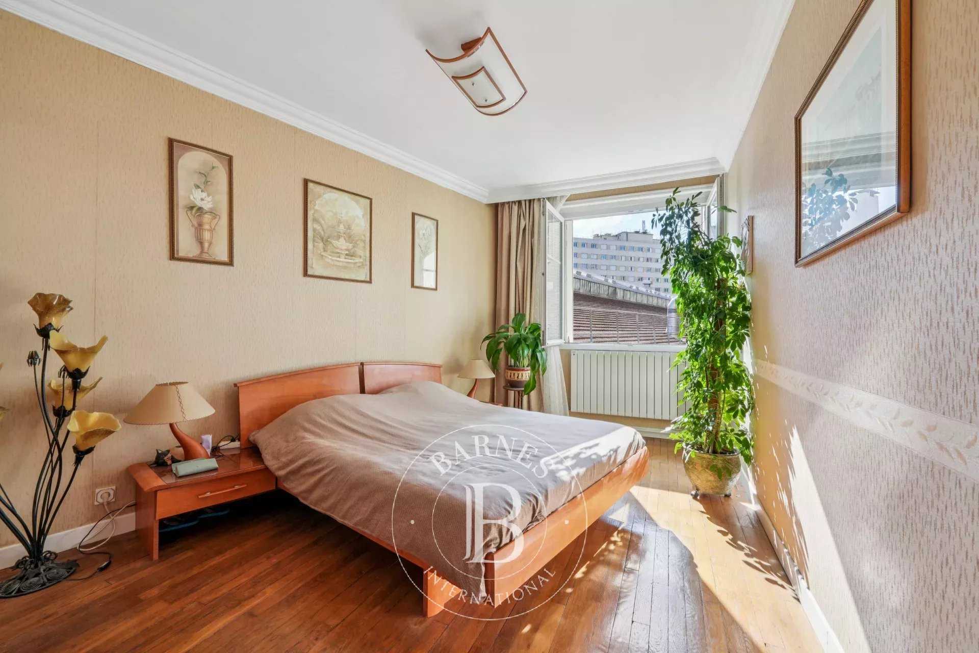 Paris  - Appartement 3 Pièces, 1 Chambre