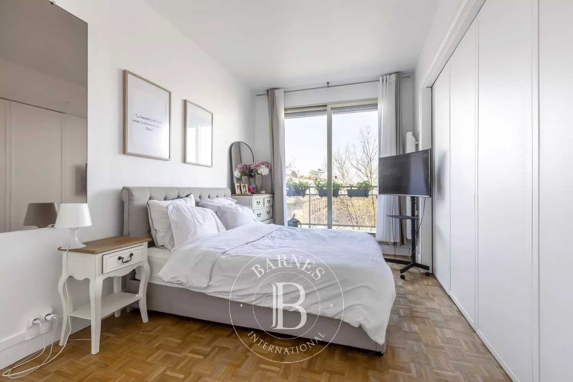 Paris  - Appartement 2 Pièces, 1 Chambre