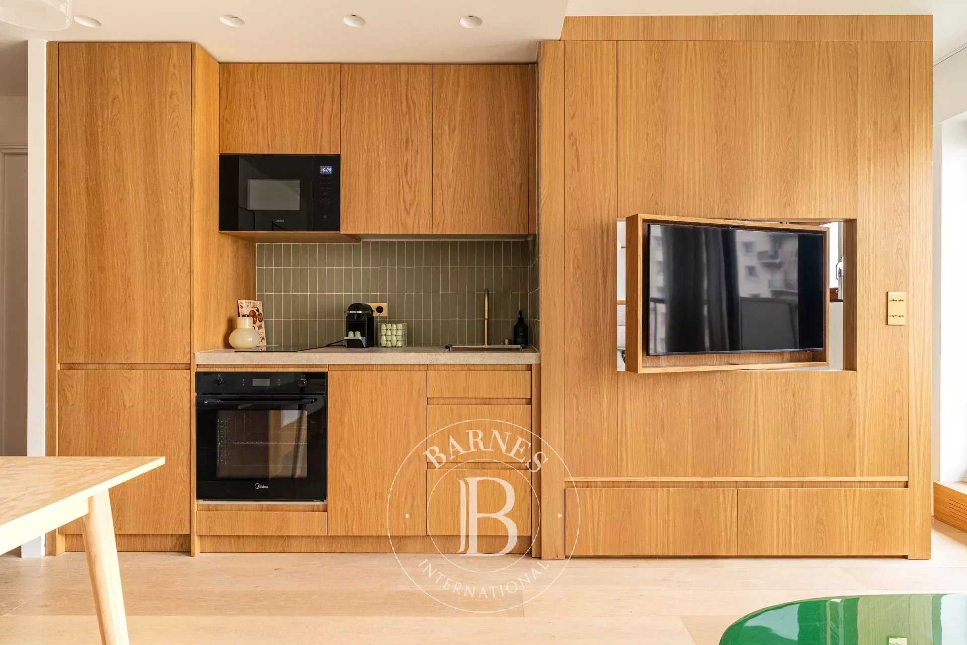 Paris  - Appartement 2 Pièces, 1 Chambre