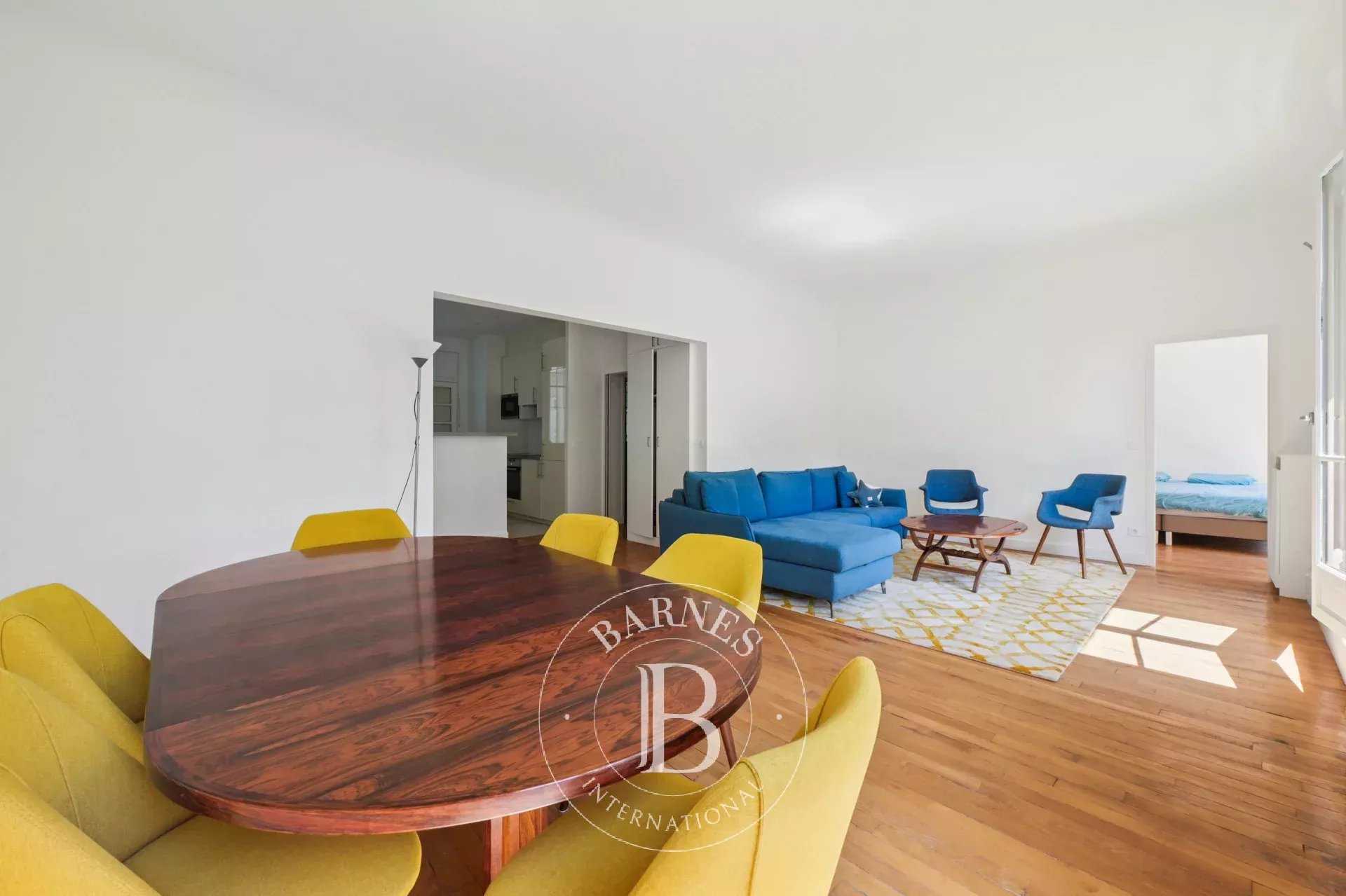 Paris  - Appartement 3 Pièces 2 Chambres