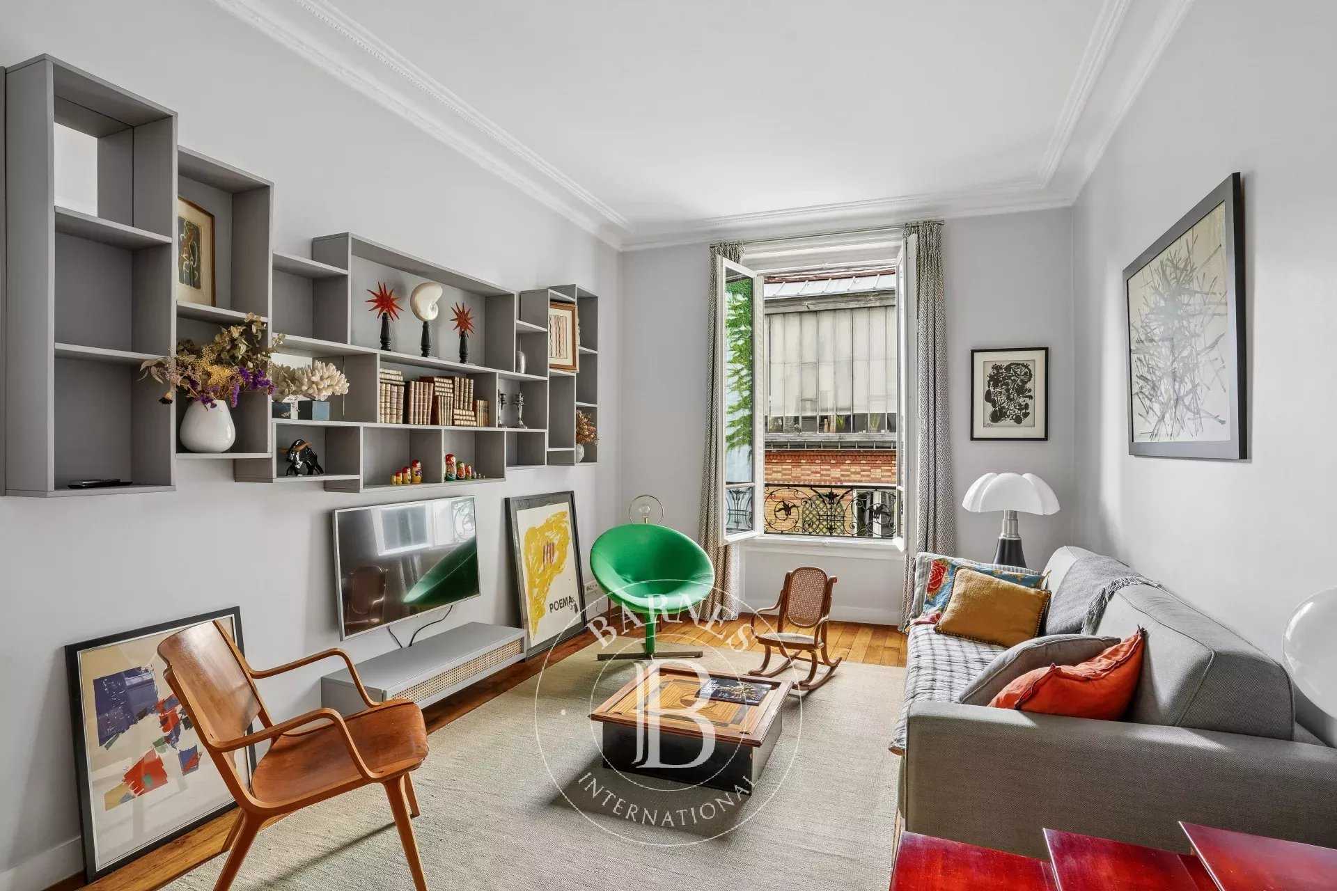 Paris  - Appartement 4 Pi&egrave;ces 2 Chambres