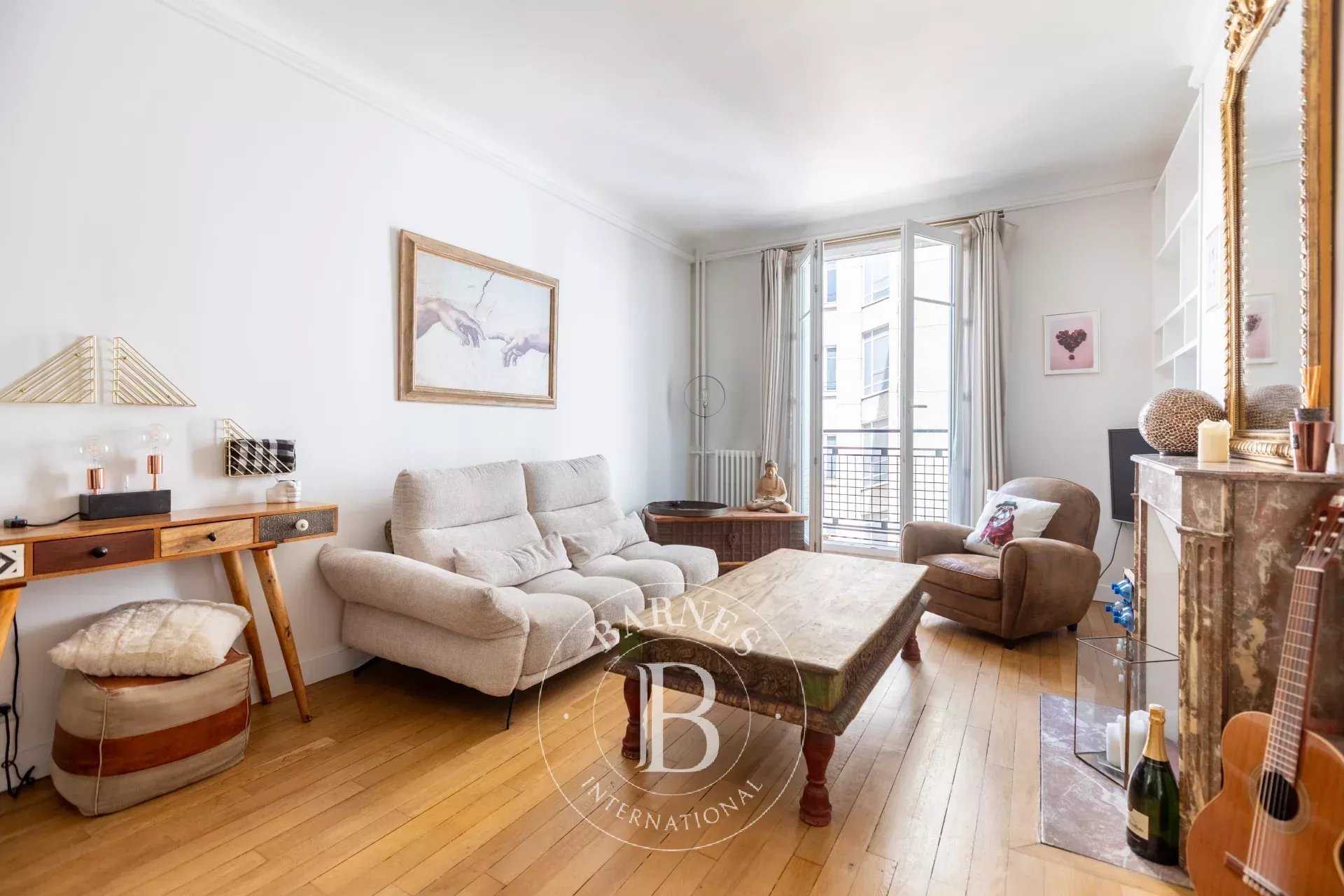 Paris  - Appartement 3 Pièces 2 Chambres