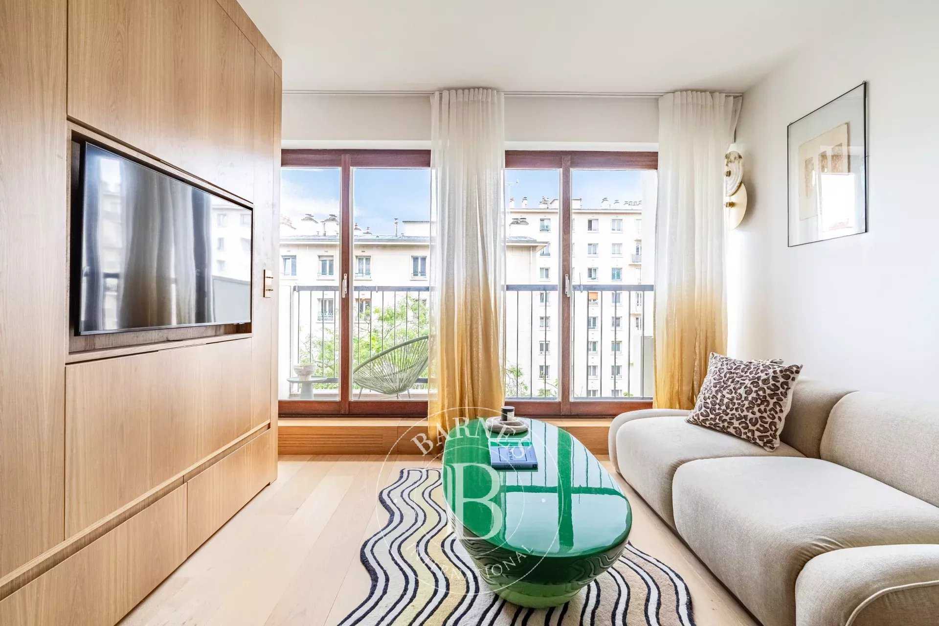 Paris  - Appartement 2 Pièces, 1 Chambre