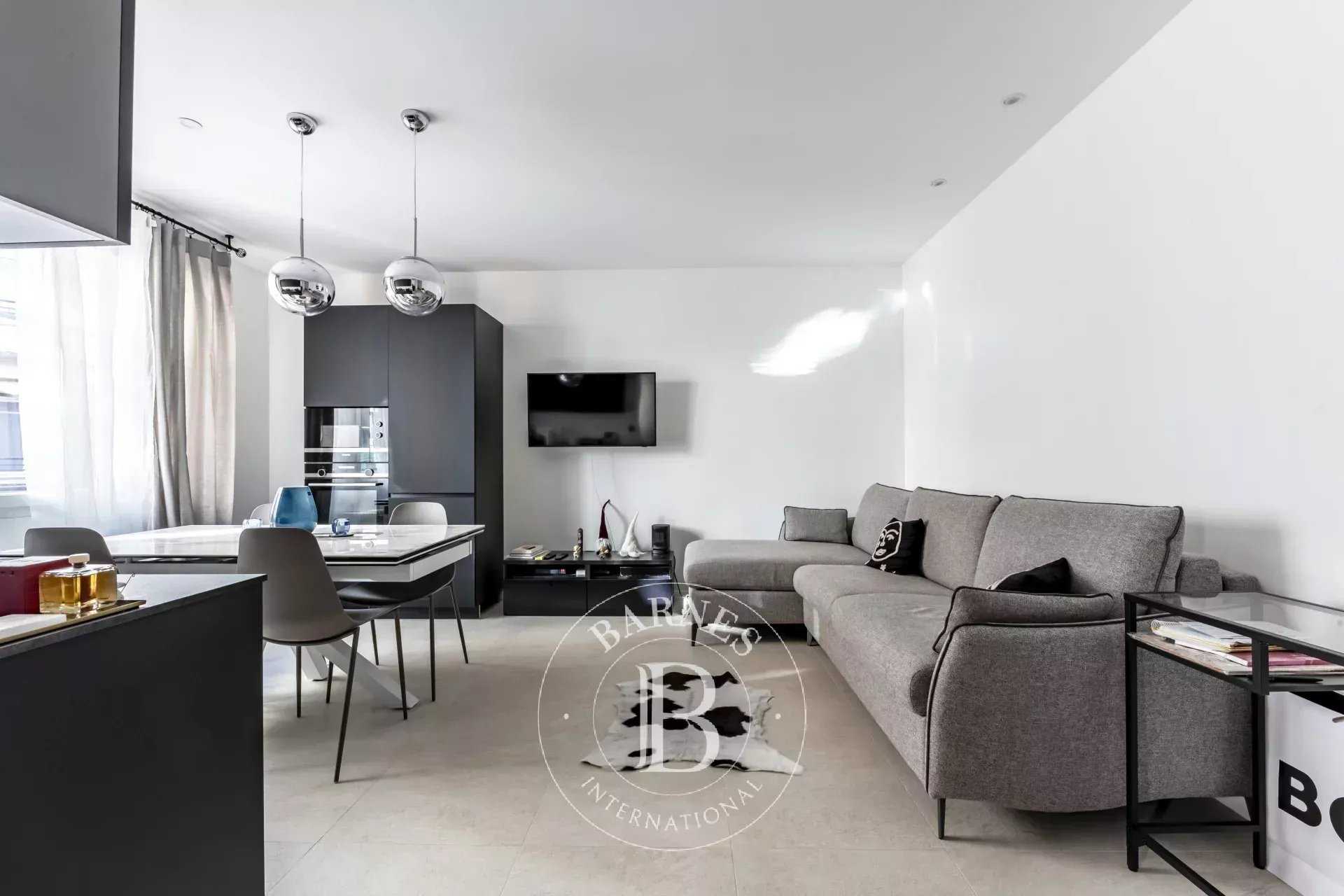 Paris  - Appartement 2 Pi&egrave;ces, 1 Chambre