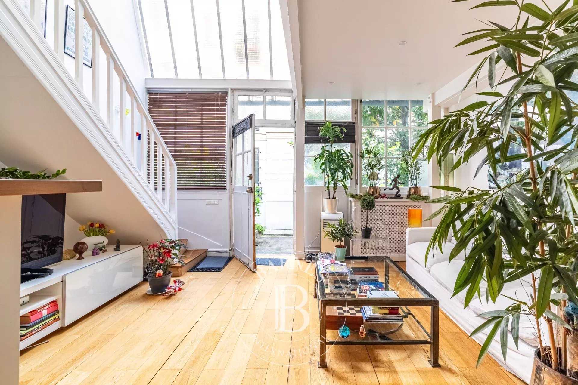 Apartment Paris 75016  -  ref 85845519 (picture 1)