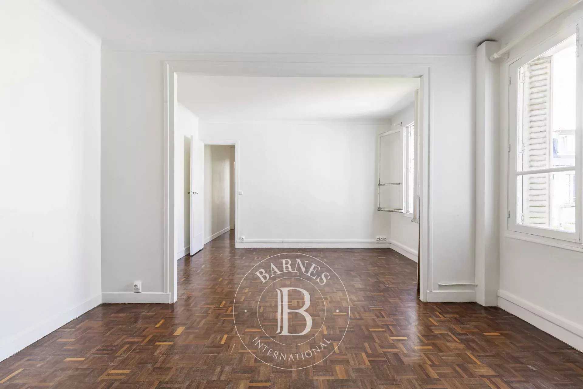 Paris  - Appartement 3 Pièces 2 Chambres