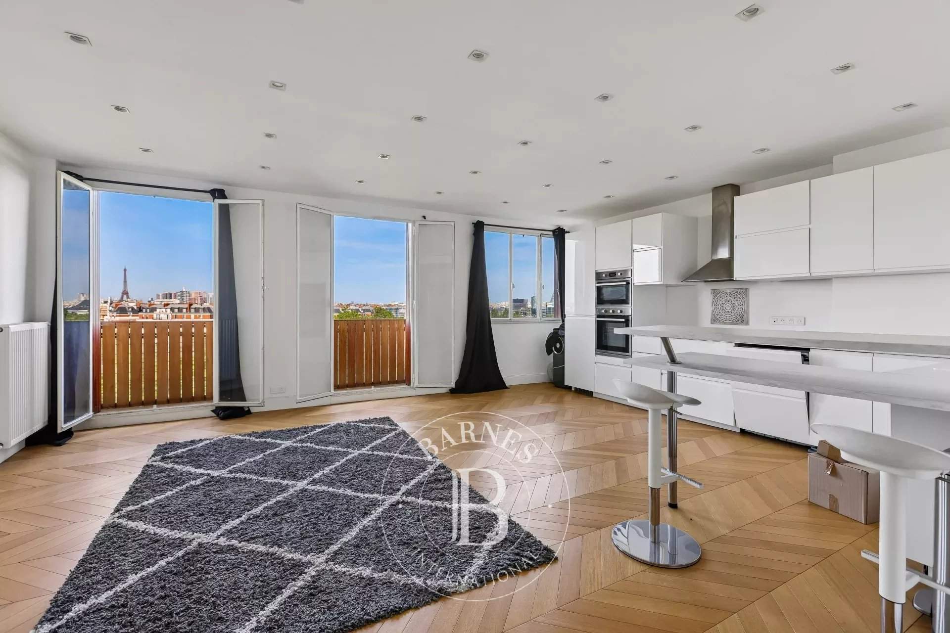 Paris  - Appartement 4 Pi&egrave;ces 3 Chambres - picture 1
