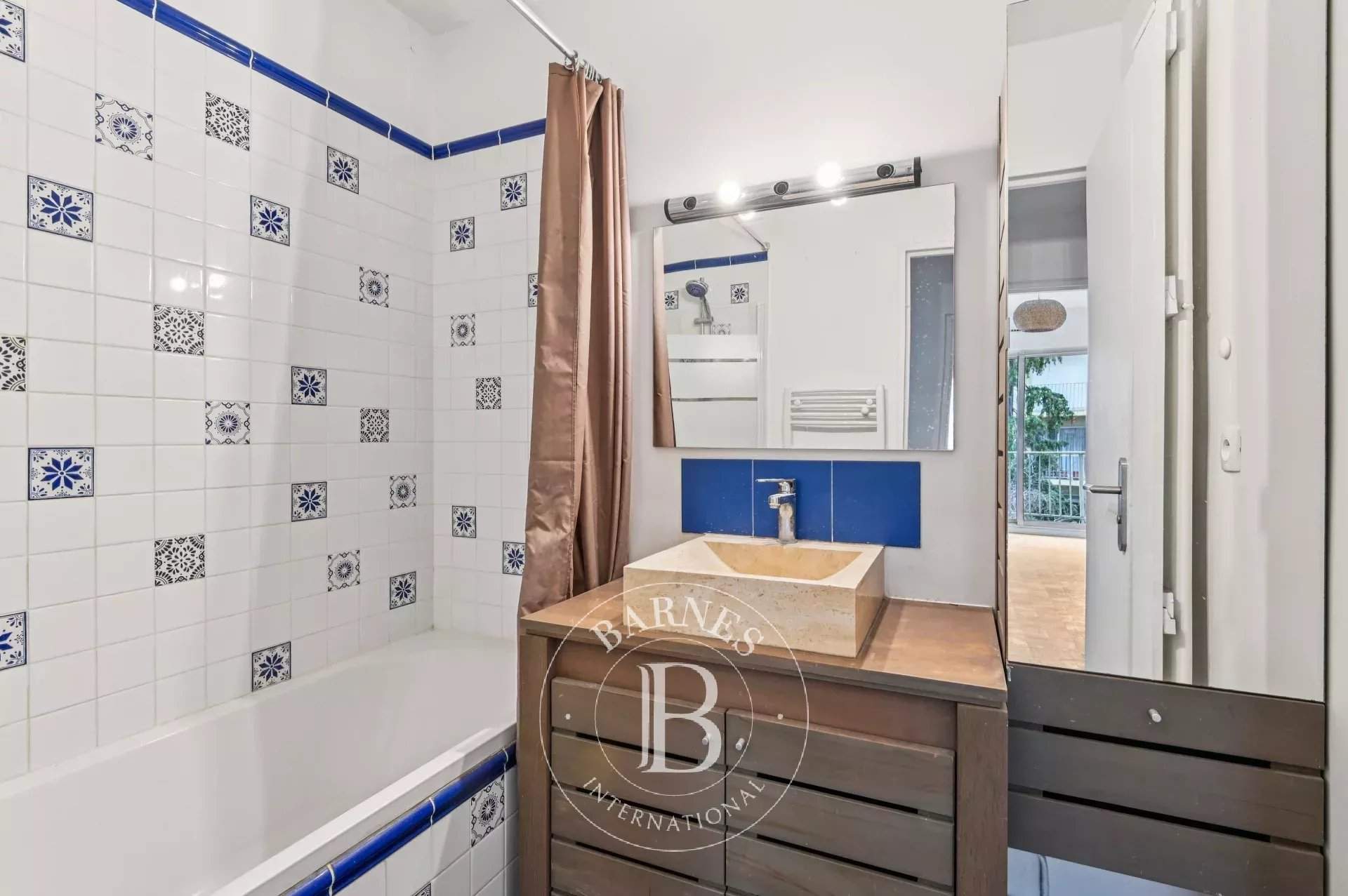 Paris  - Appartement 3 Pi&egrave;ces 2 Chambres - picture 12