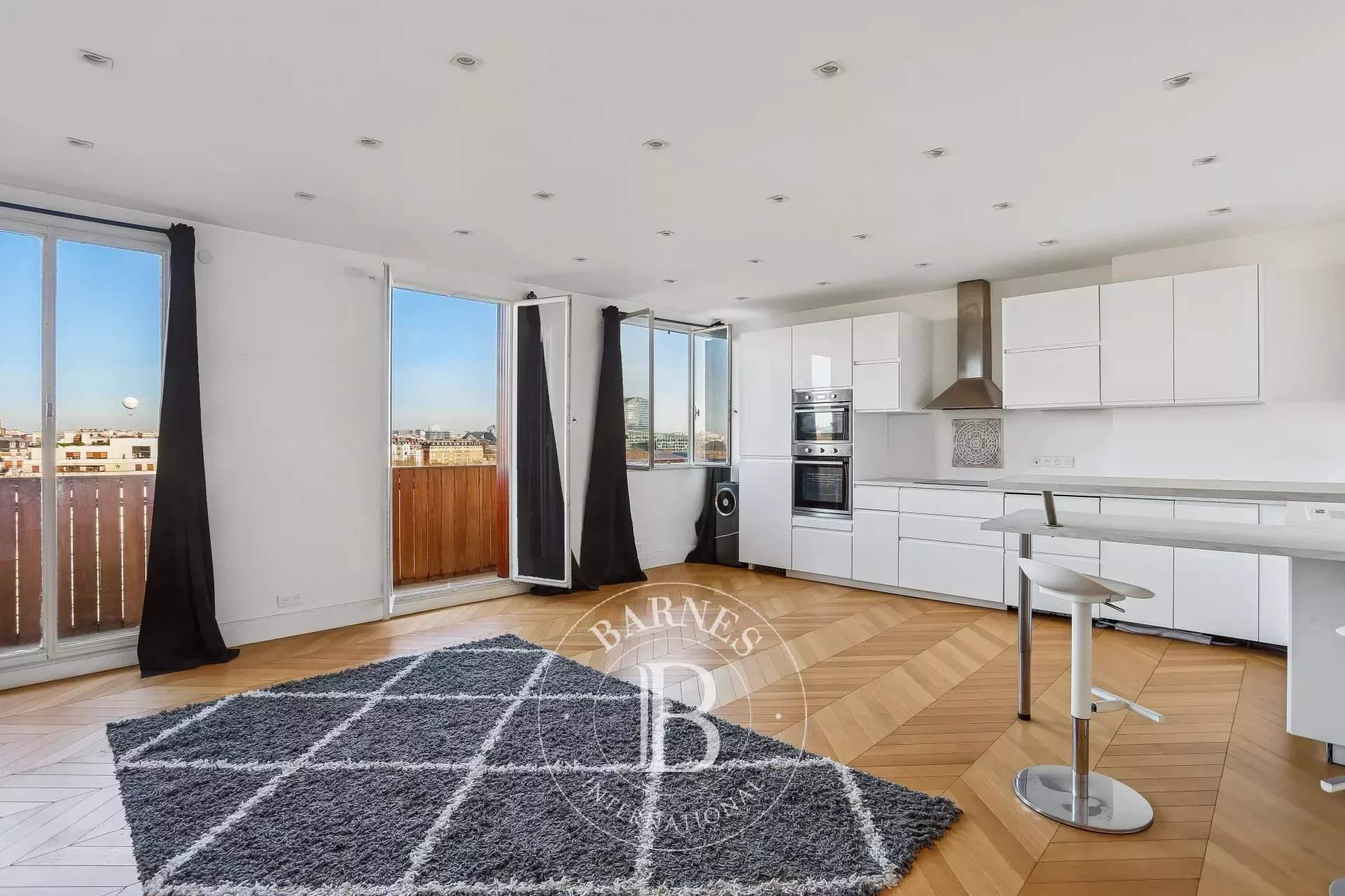 Paris  - Apartment 3 Bedrooms - picture 1