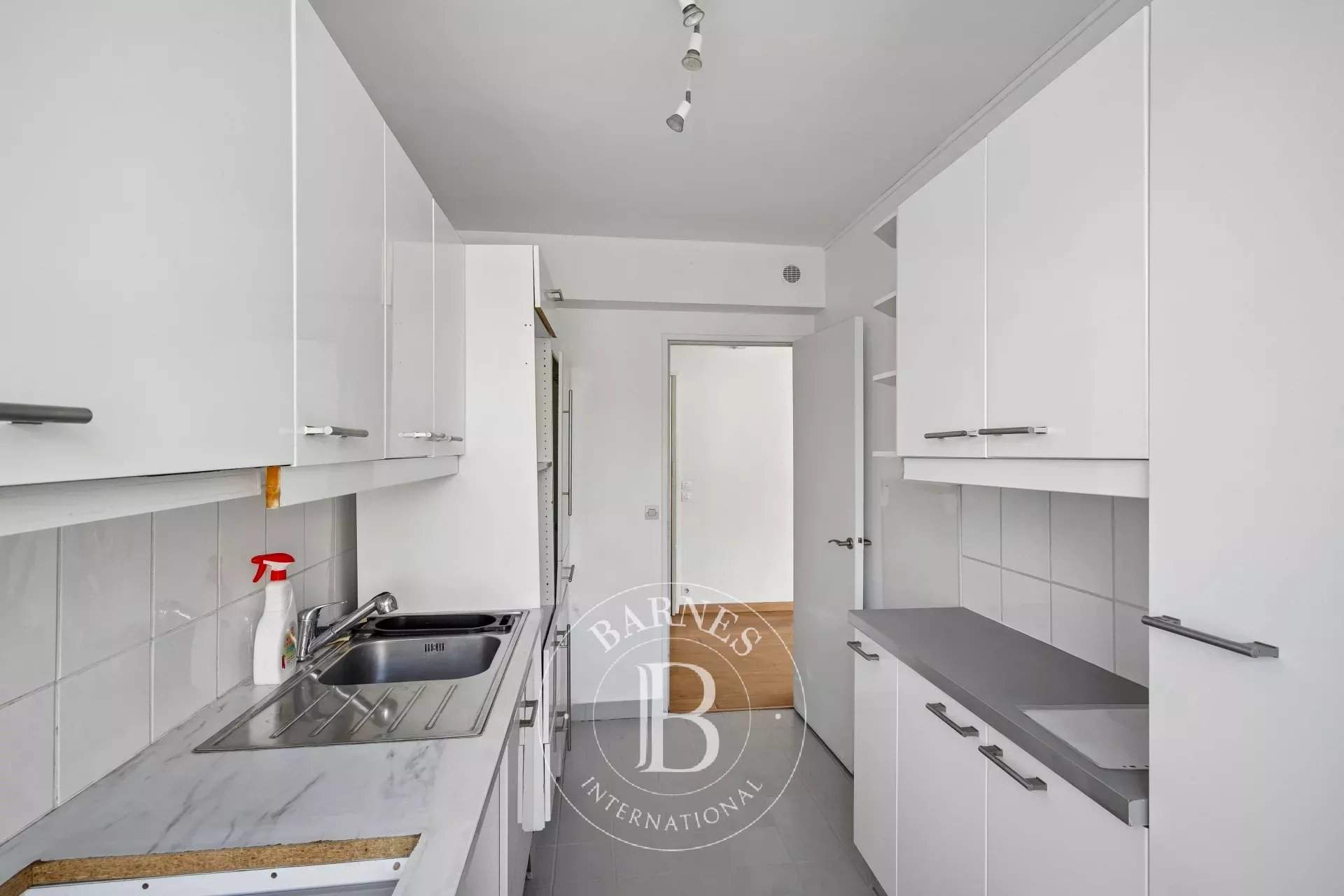 Paris  - Appartement 3 Pi&egrave;ces, 1 Chambre - picture 9