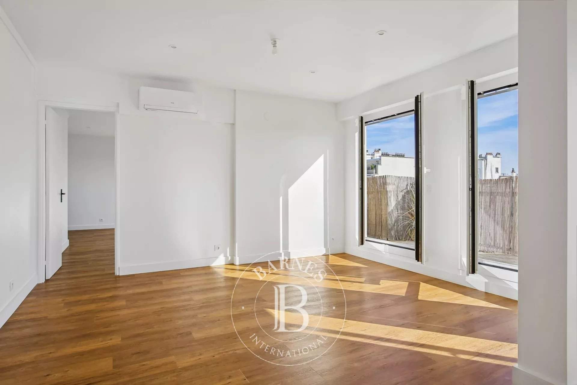 Paris  - Appartement 3 Pi&egrave;ces 2 Chambres - picture 3