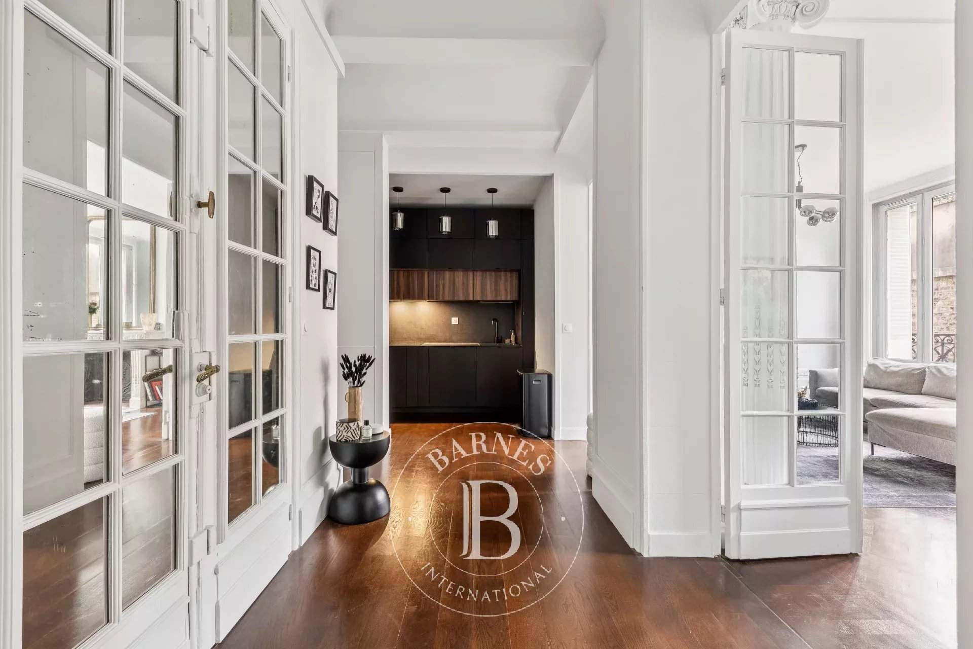 Paris  - Appartement 3 Pi&egrave;ces 2 Chambres - picture 1