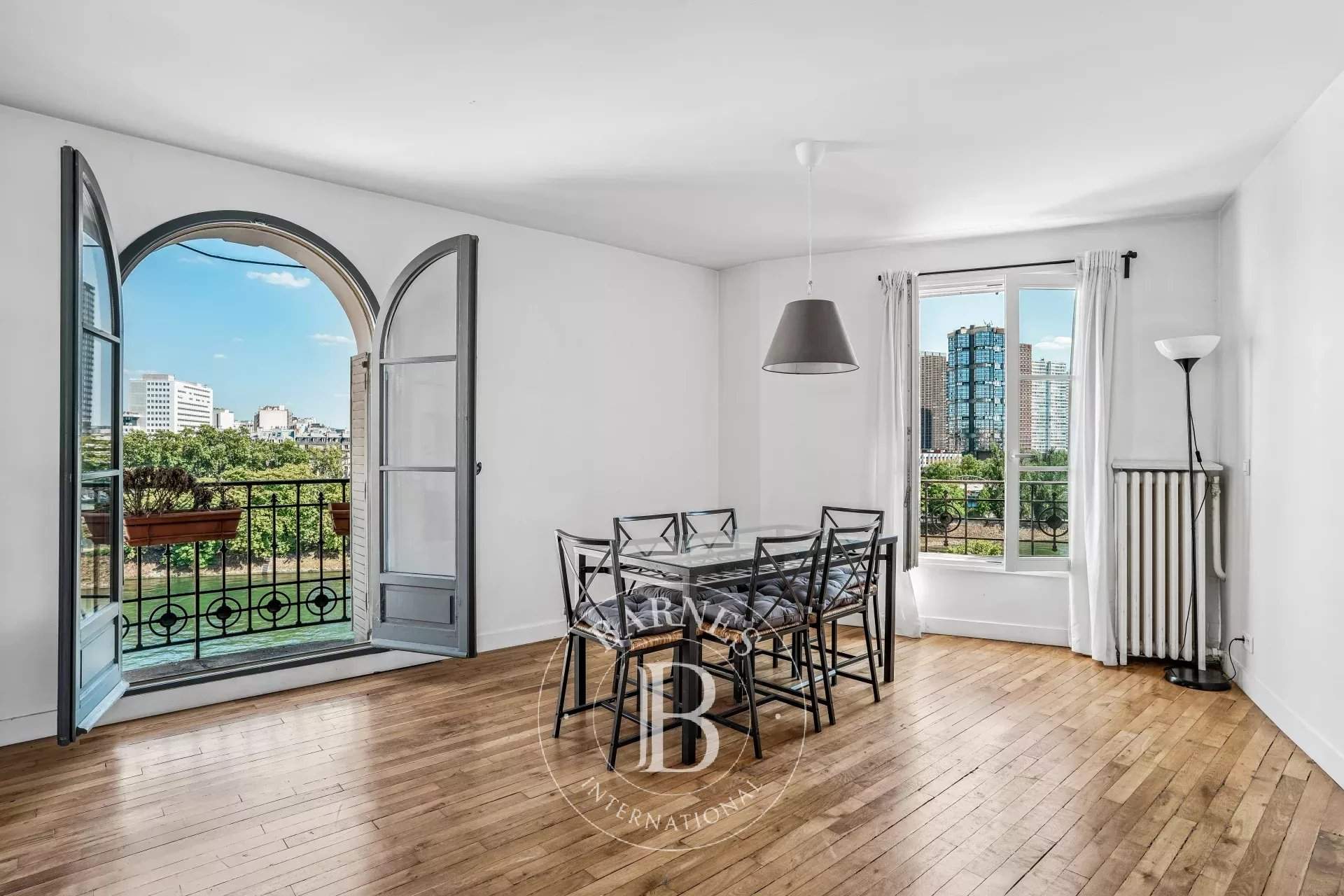 Paris  - Appartement 3 Pi&egrave;ces 2 Chambres - picture 1