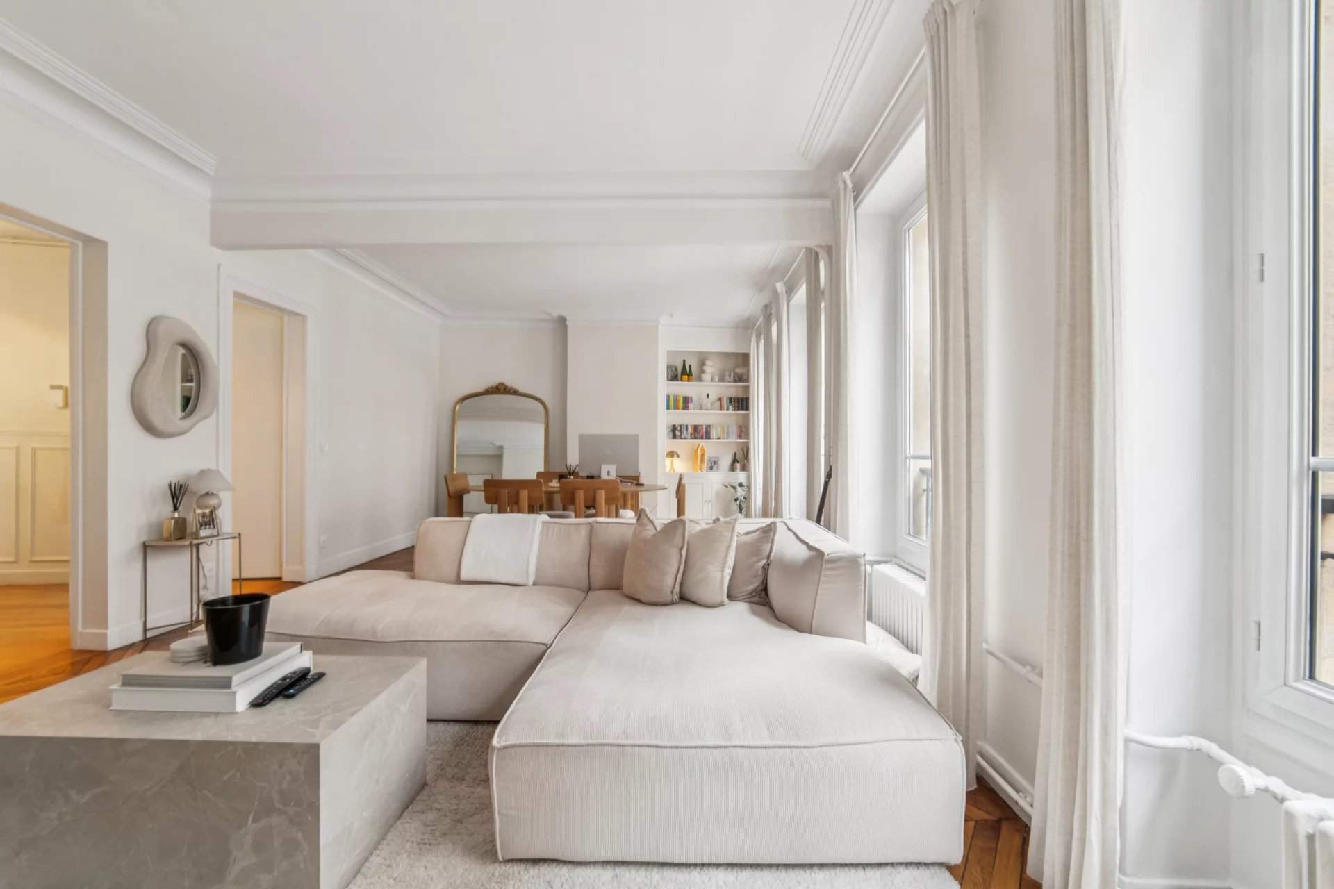 Paris  - Appartement 3 Pi&egrave;ces 2 Chambres - picture 2