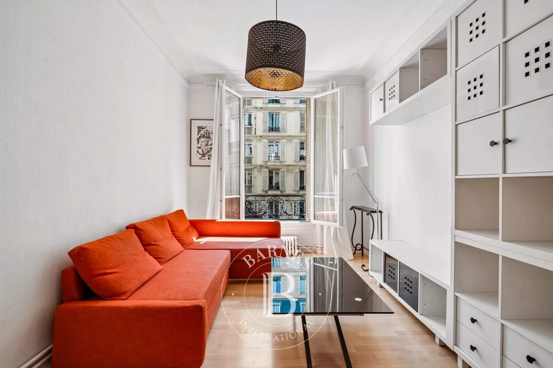 Paris  - Appartement 2 Pi&egrave;ces, 1 Chambre - picture 2
