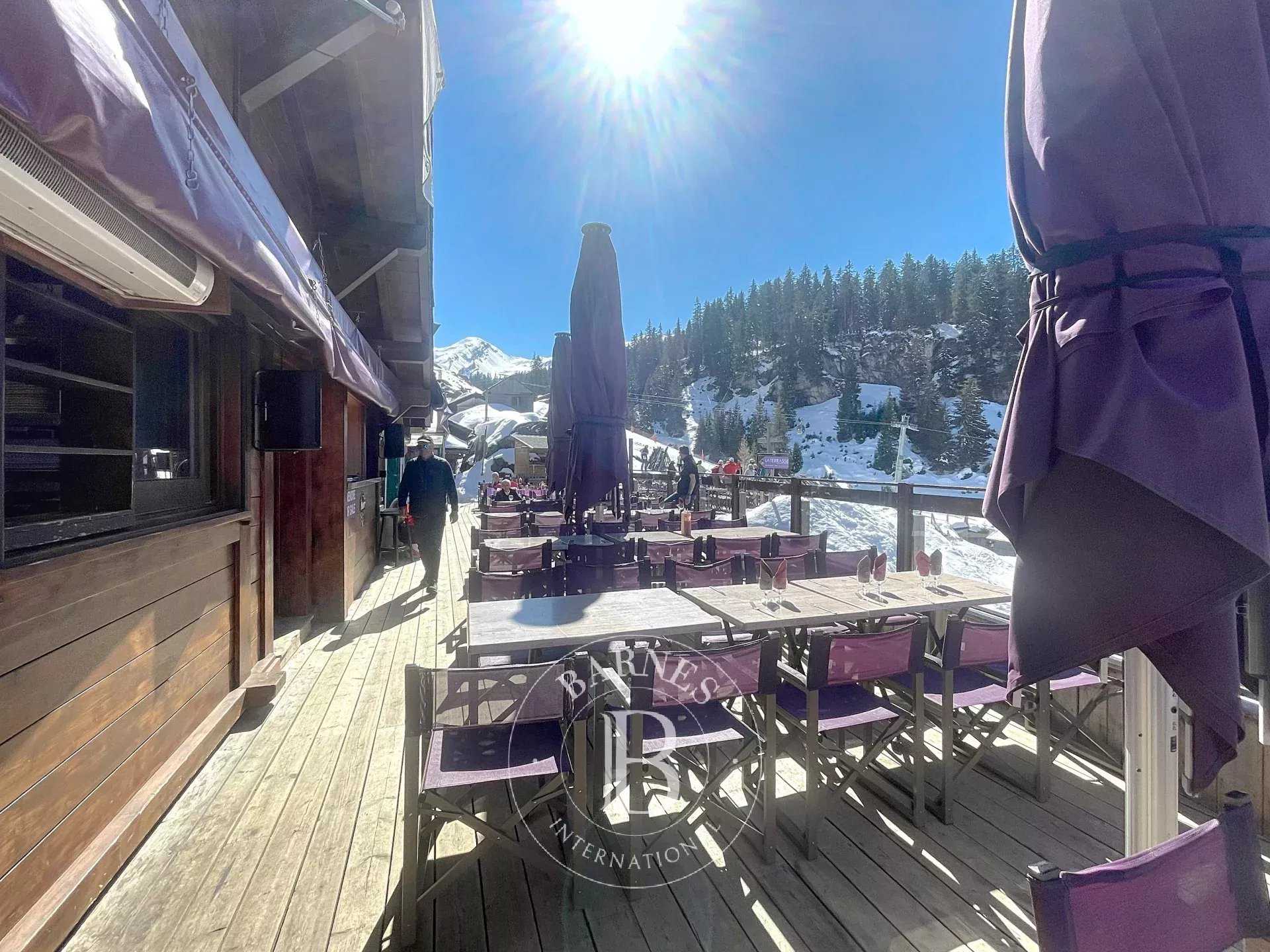 Montriond  - Commerce 5 Pièces