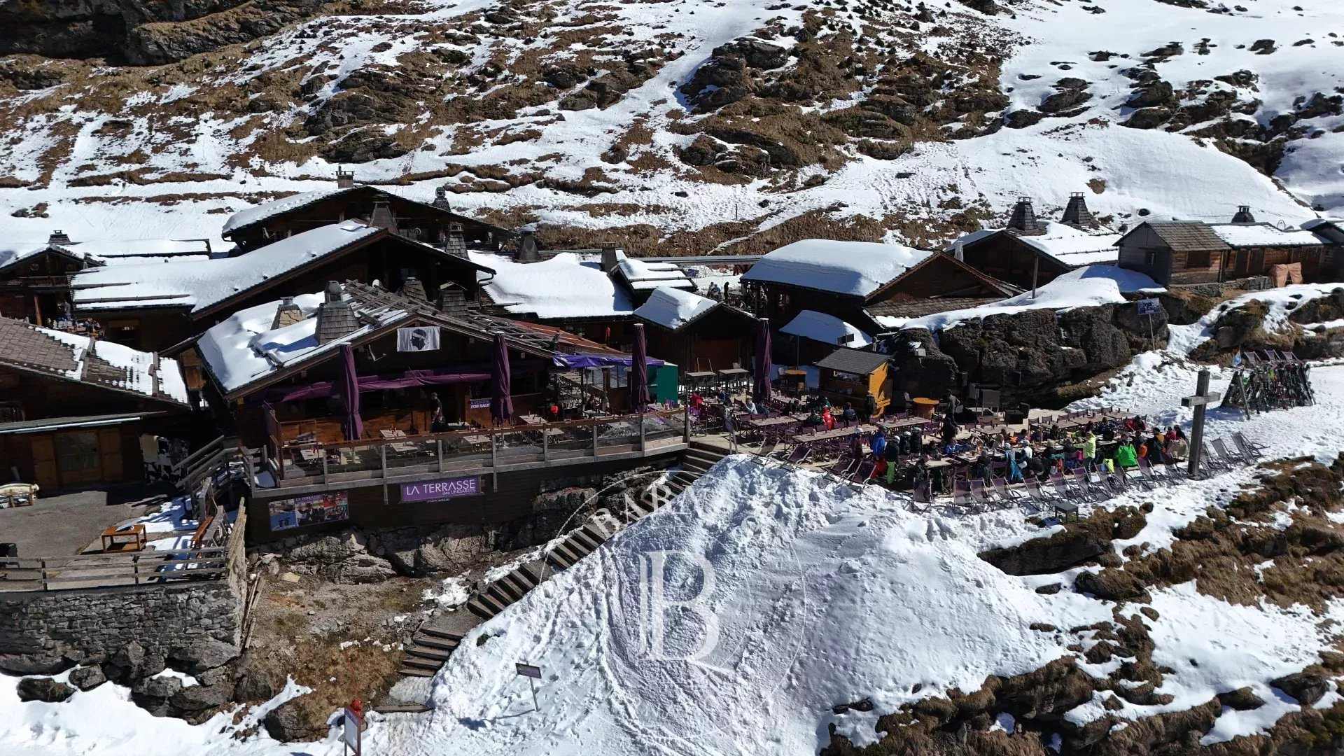 Montriond  - Commerce 5 Pièces