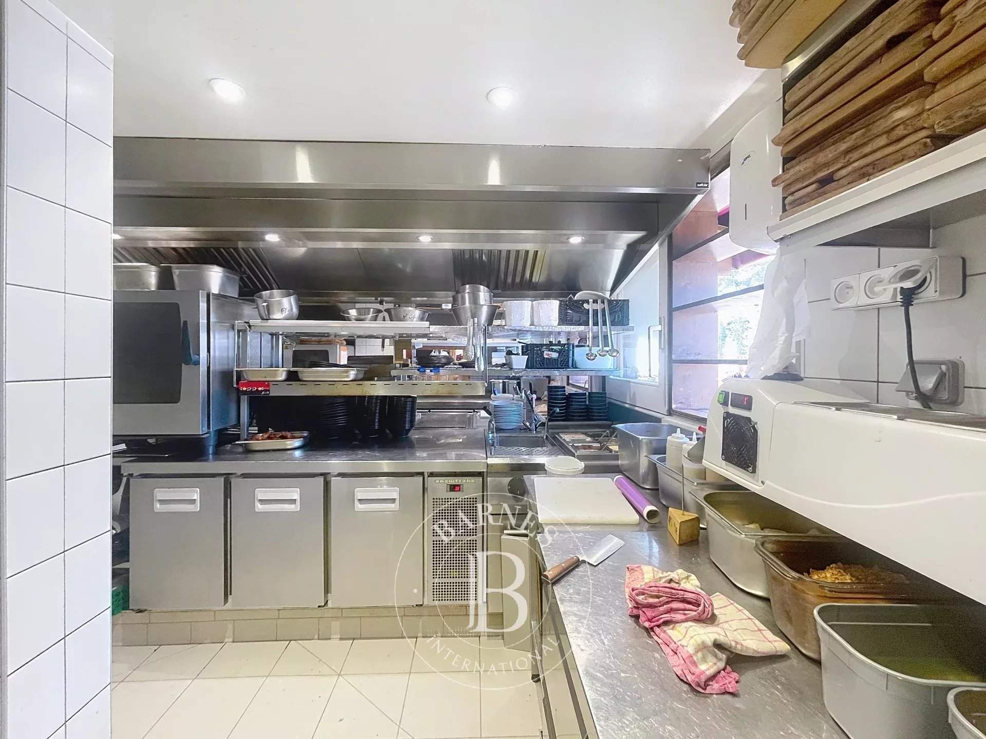 Montriond  - Commerce 5 Pièces - picture 11