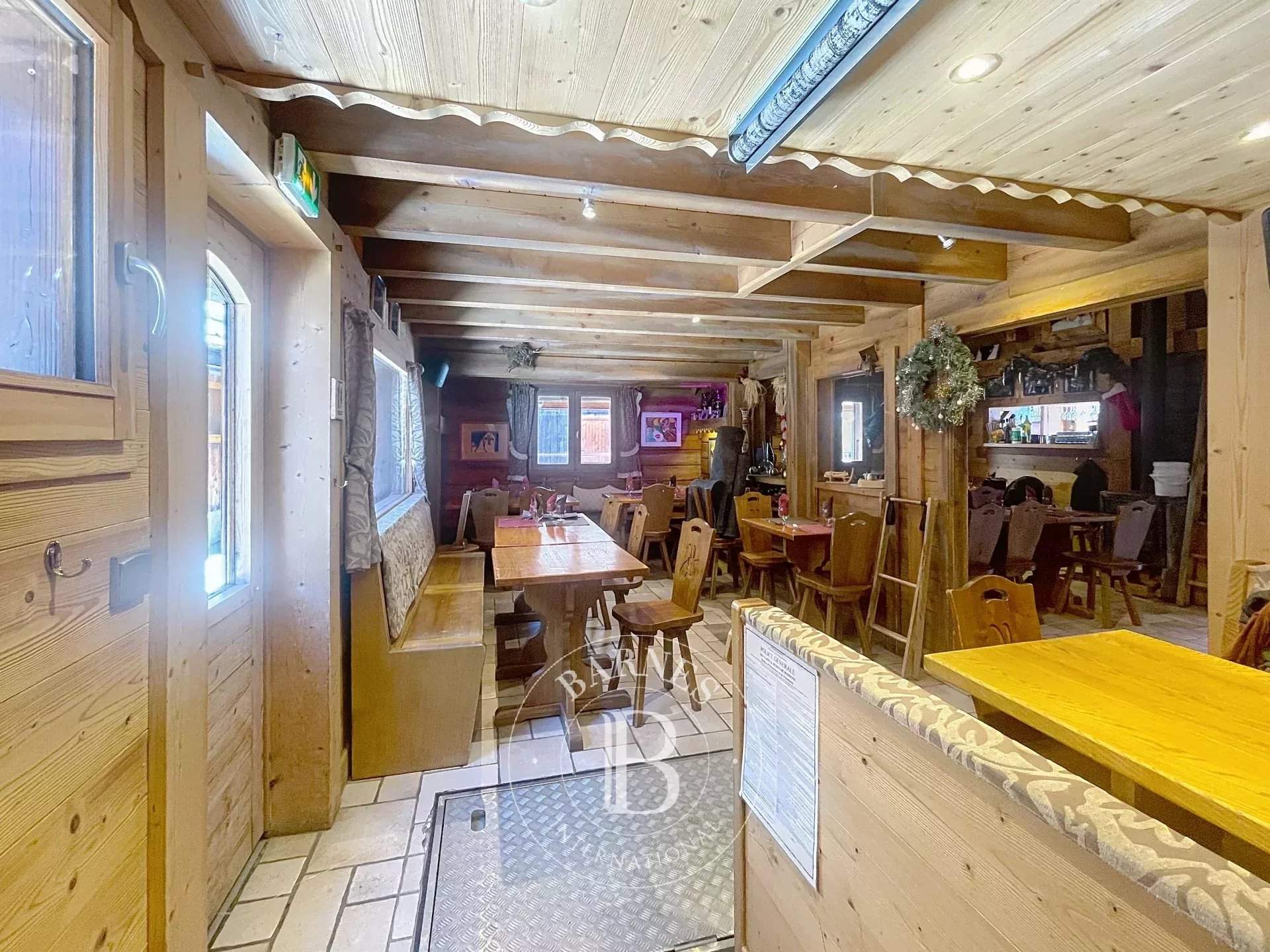 Montriond  - Commerce 5 Pièces - picture 13