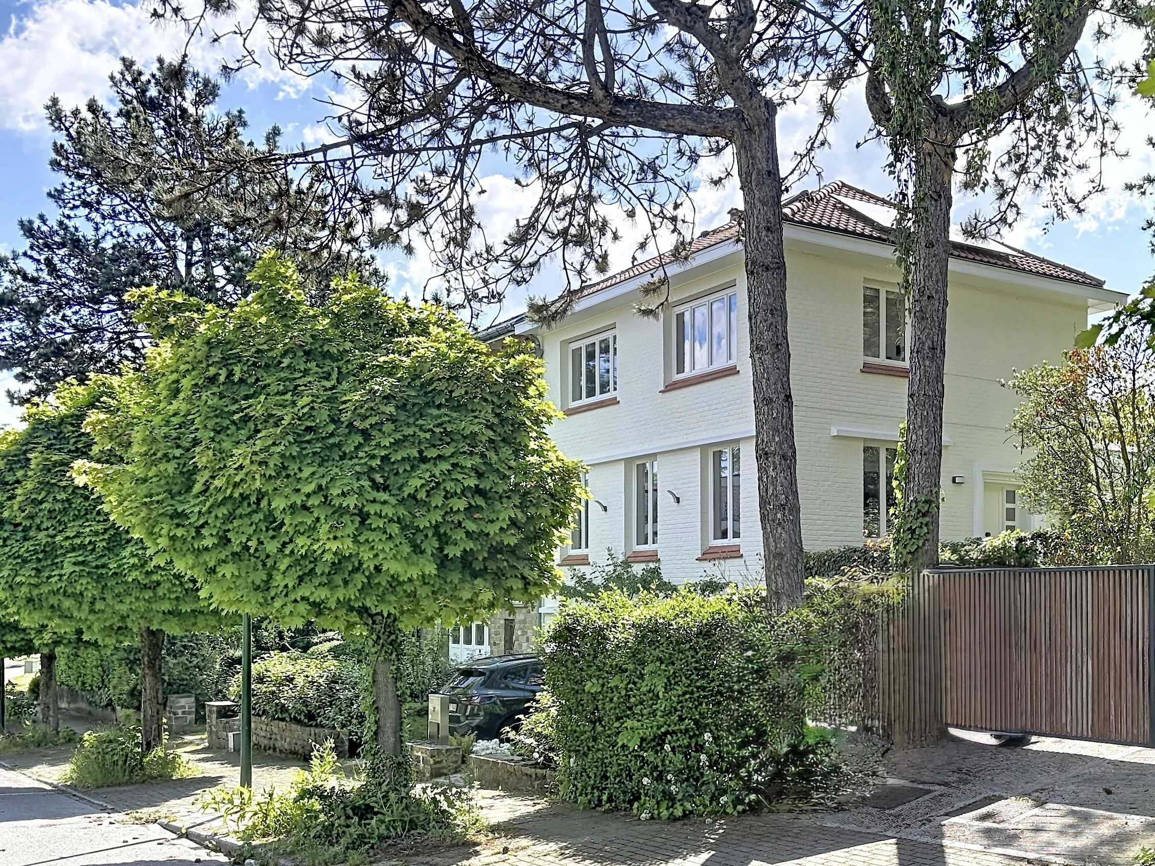 Uccle  - Maison 10 Pi&egrave;ces 3 Chambres