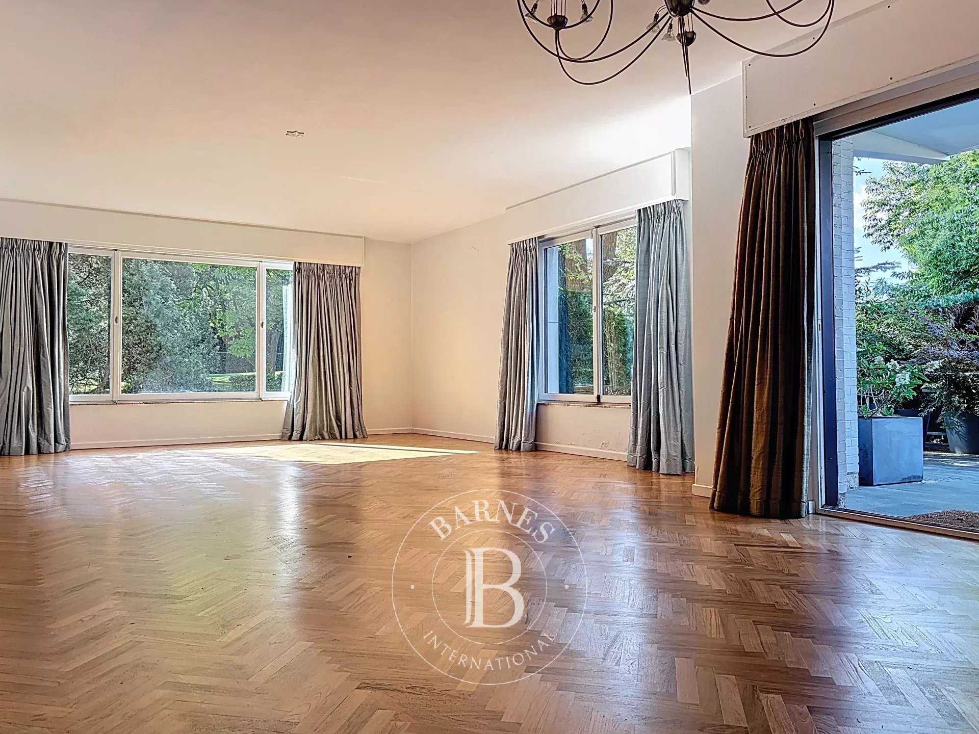 Uccle  - Piso 9 Cuartos 3 Habitaciones