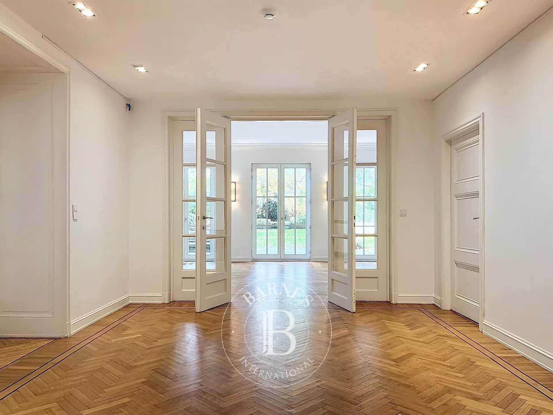 Uccle  - Villa 7 Bedrooms