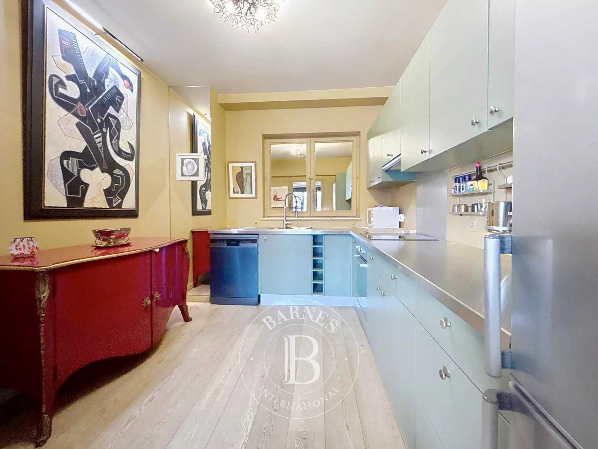 Ixelles  - Appartement 4 Pièces 2 Chambres