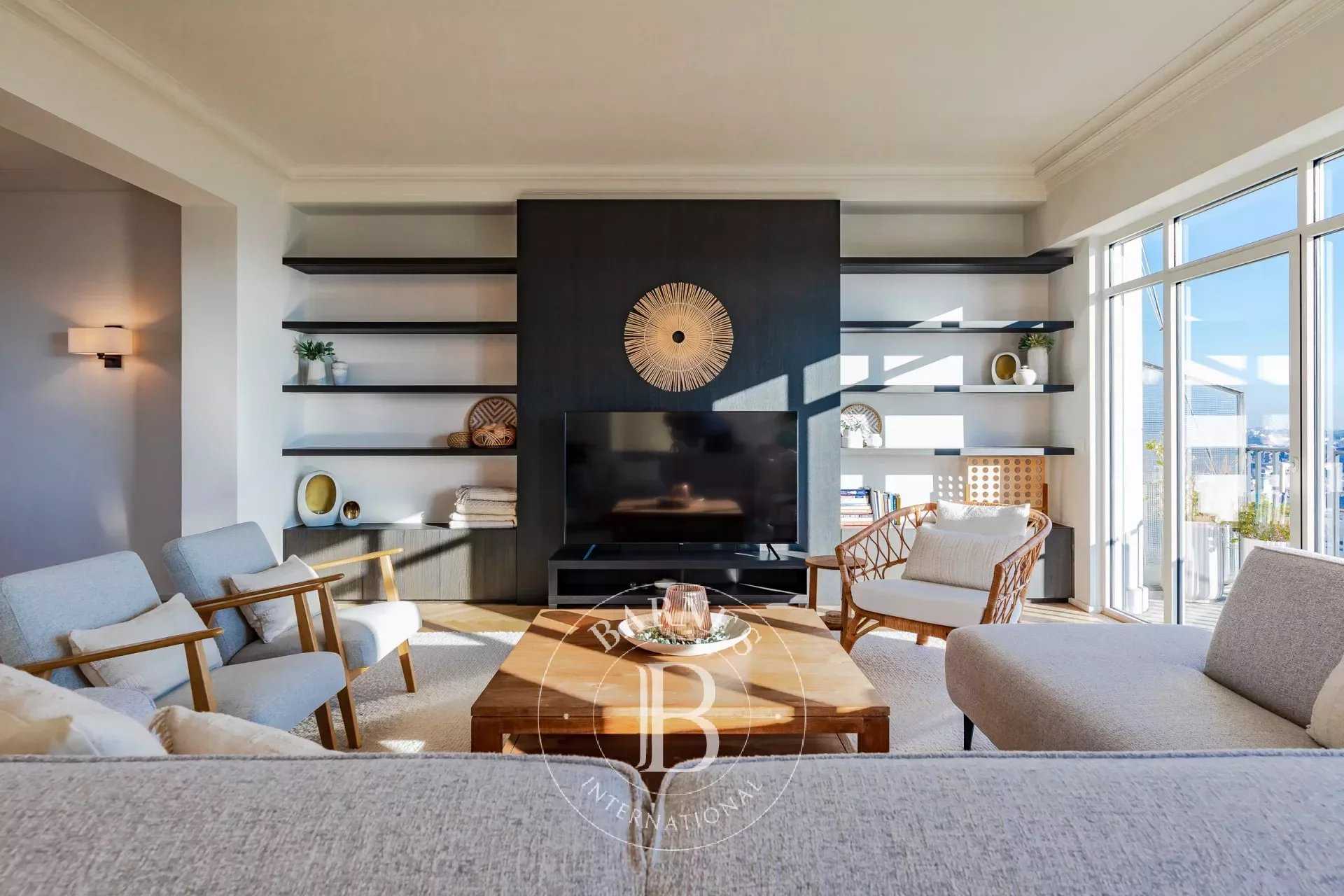 Apartment to rent 3 Bedrooms 3100 sq ft Bruxelles € 7,400