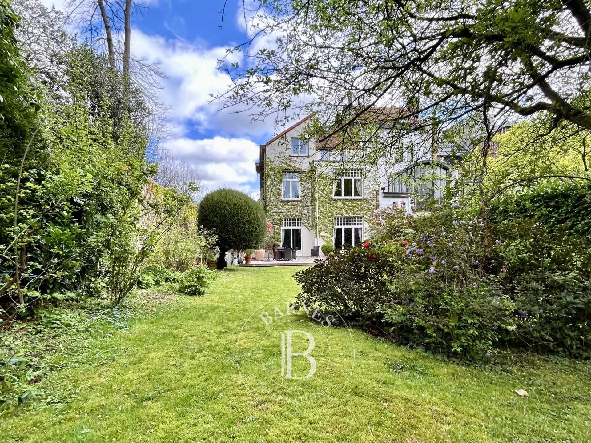 Uccle  - House 6 Bedrooms