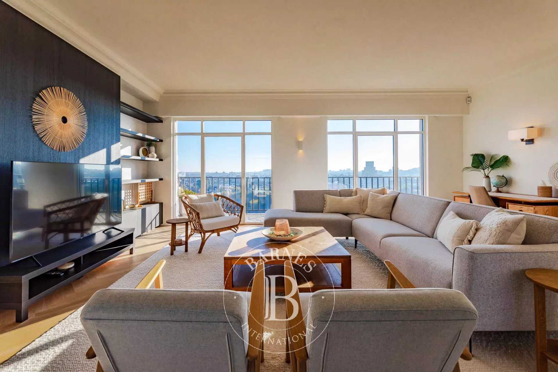 Apartment to rent 3 Bedrooms 3100 sq ft Bruxelles € 7,400