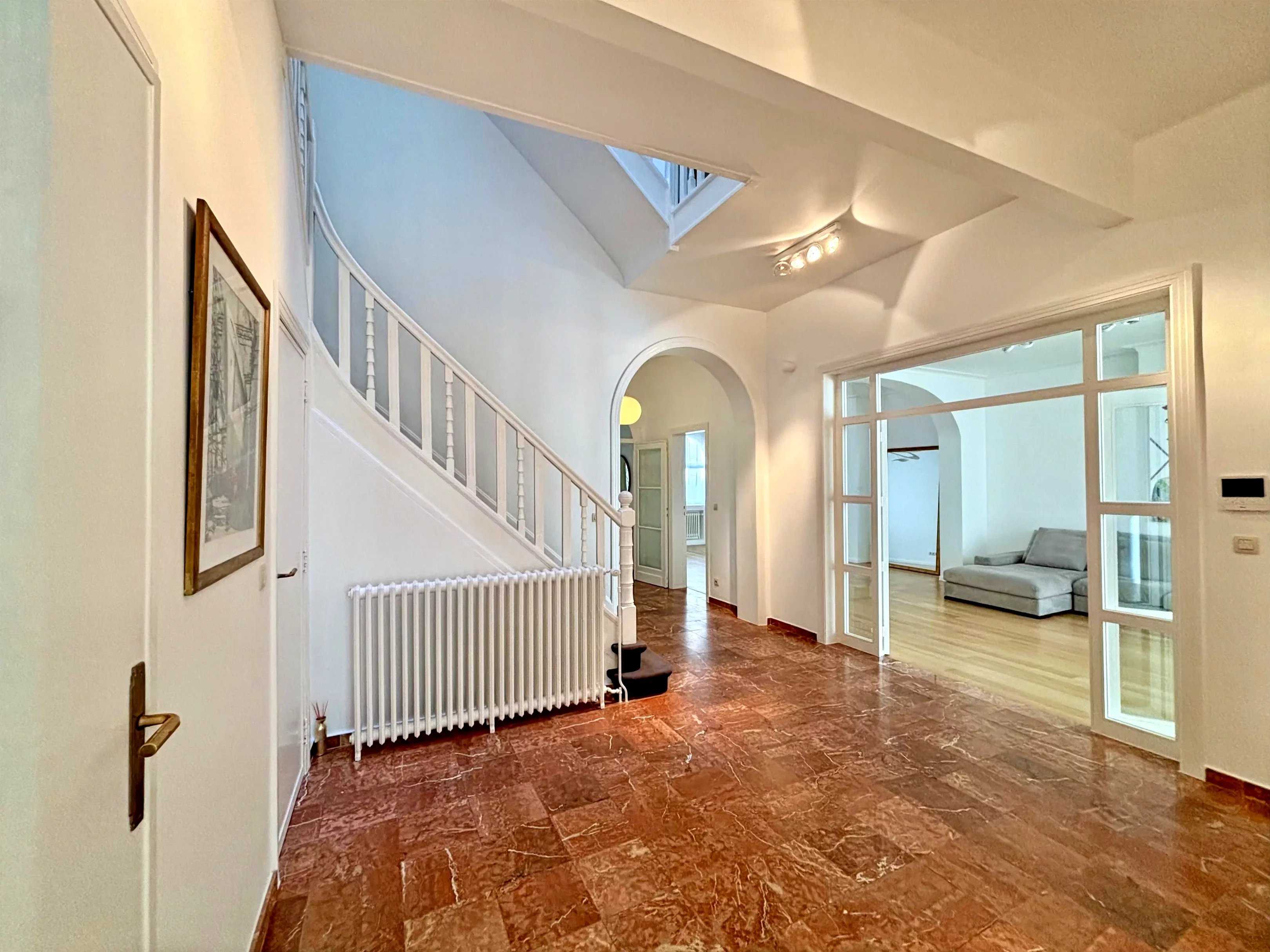 Uccle  - Maison 19 Pi&egrave;ces 7 Chambres