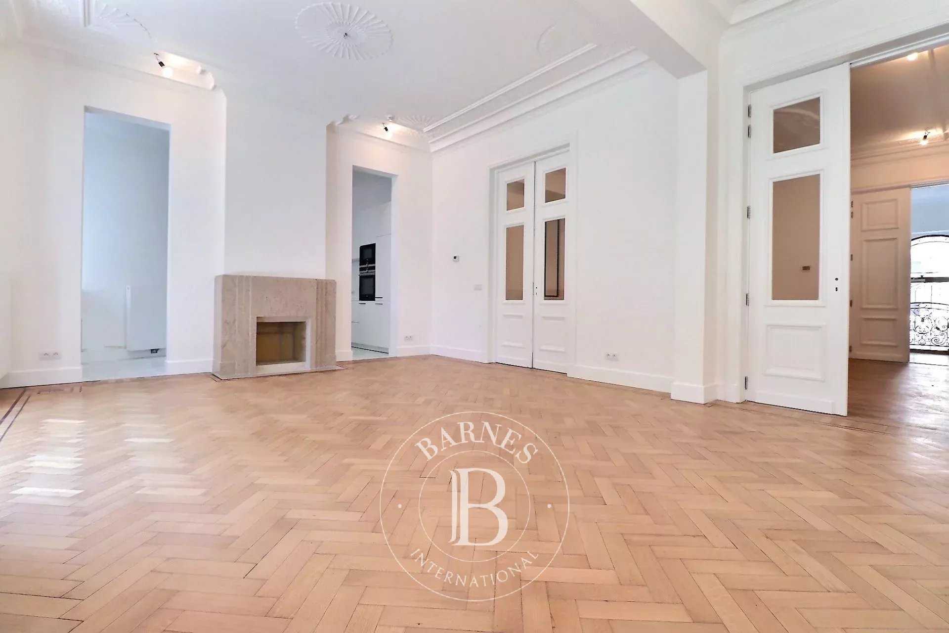 Ixelles  - Piso 18 Cuartos 3 Habitaciones