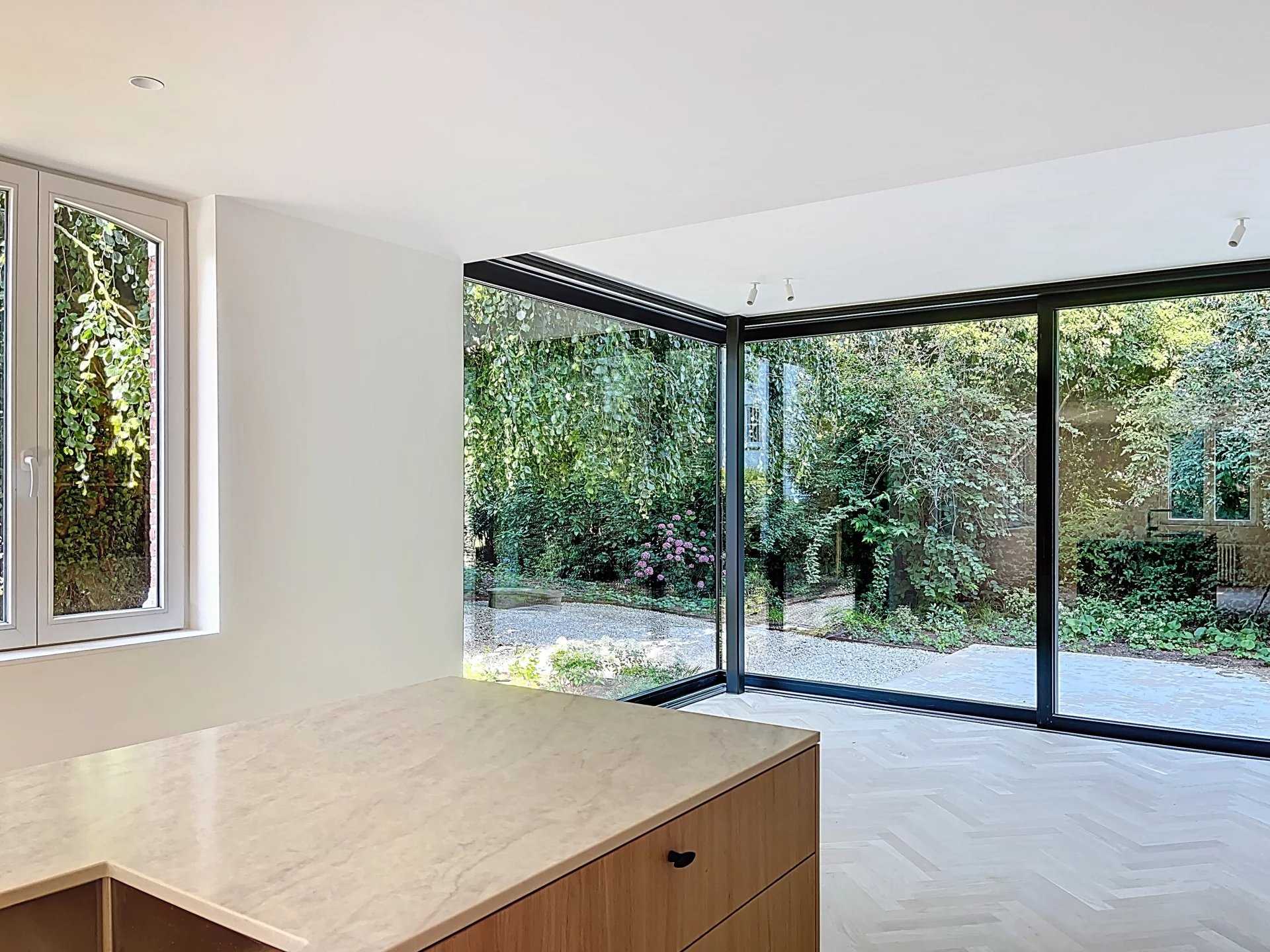 Uccle  - Maison 19 Pi&egrave;ces 5 Chambres