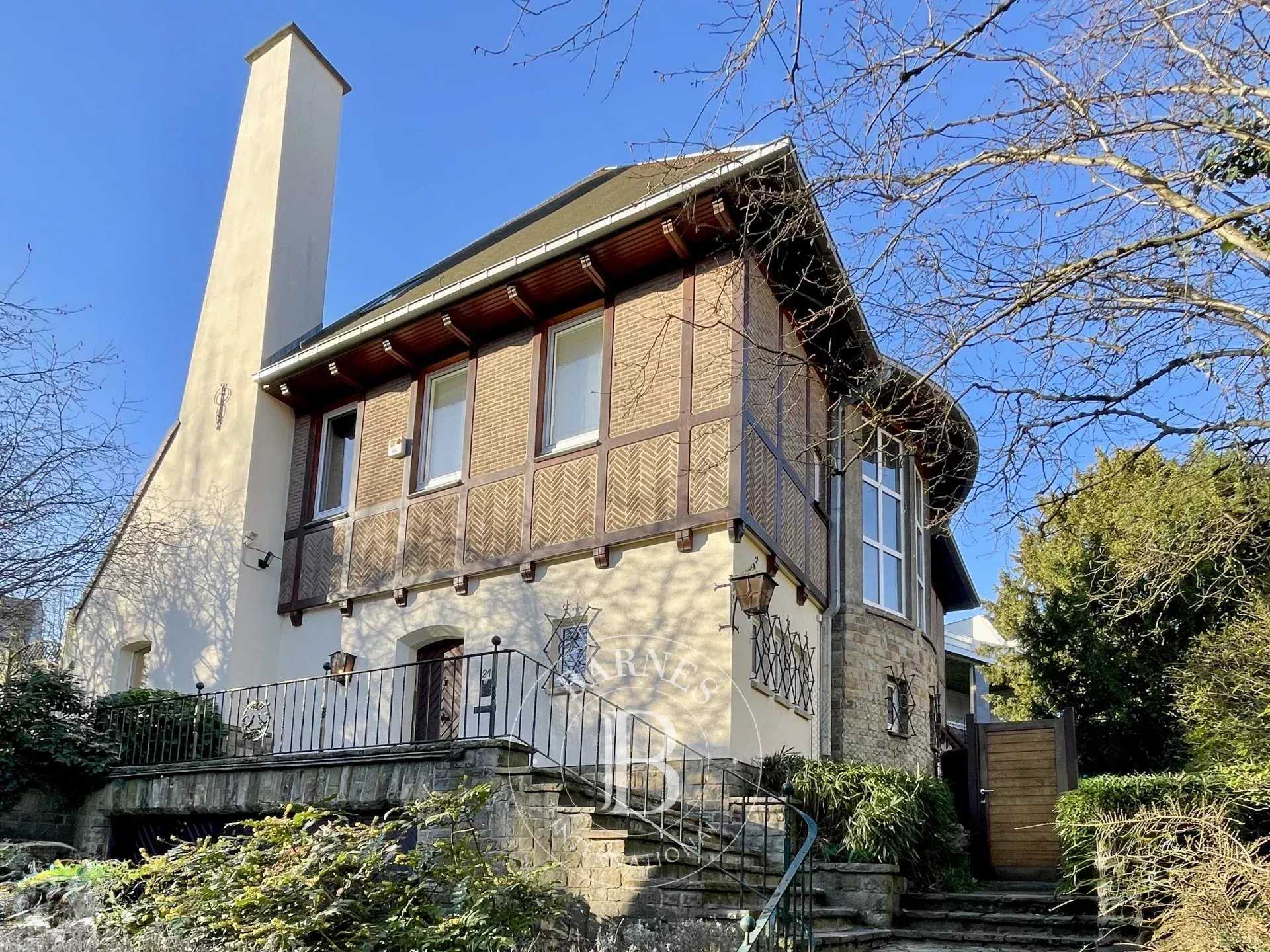 Uccle  - Maison 12 Pièces 5 Chambres