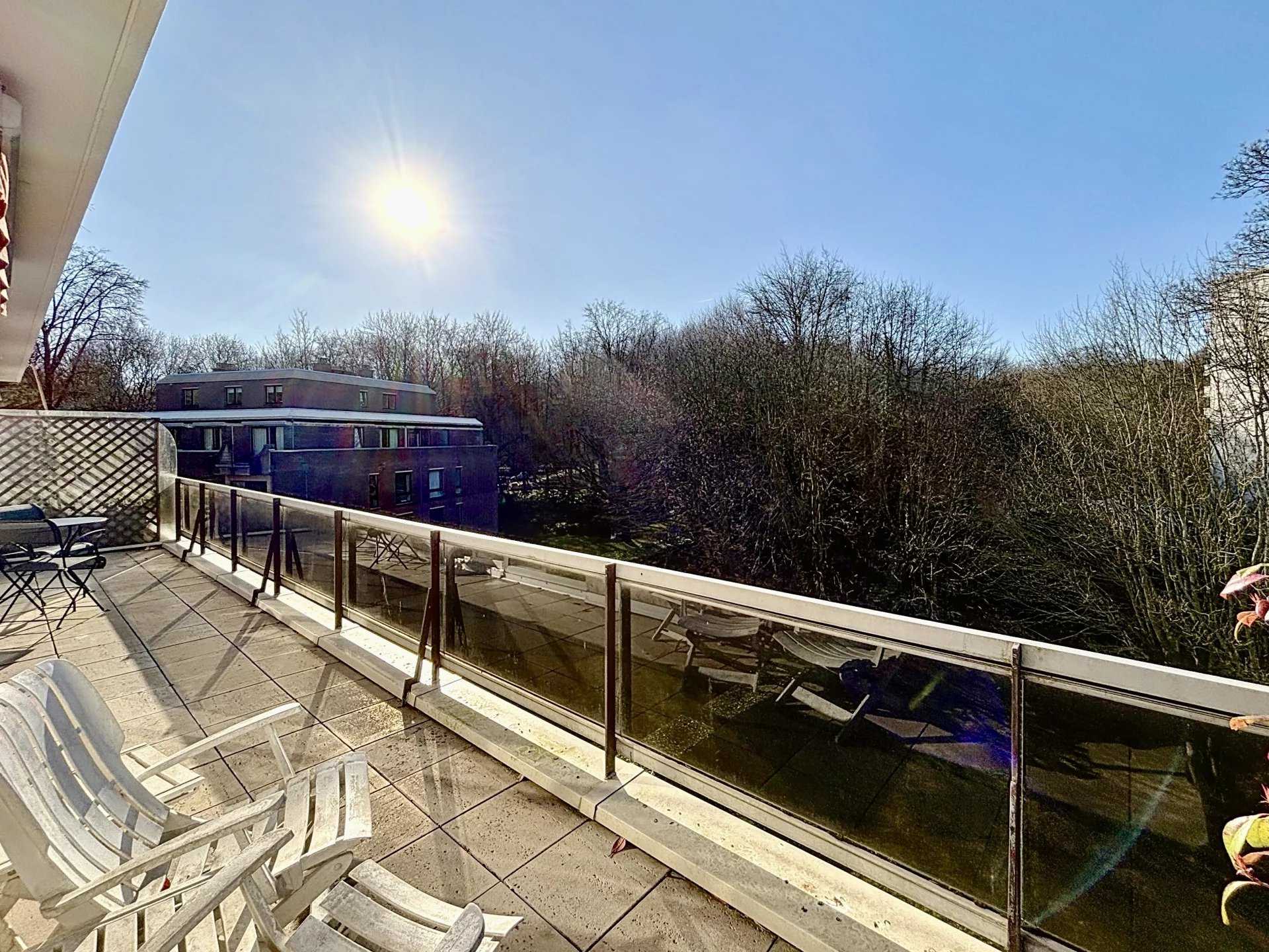 Ixelles  - Appartement 7 Pi&egrave;ces 3 Chambres