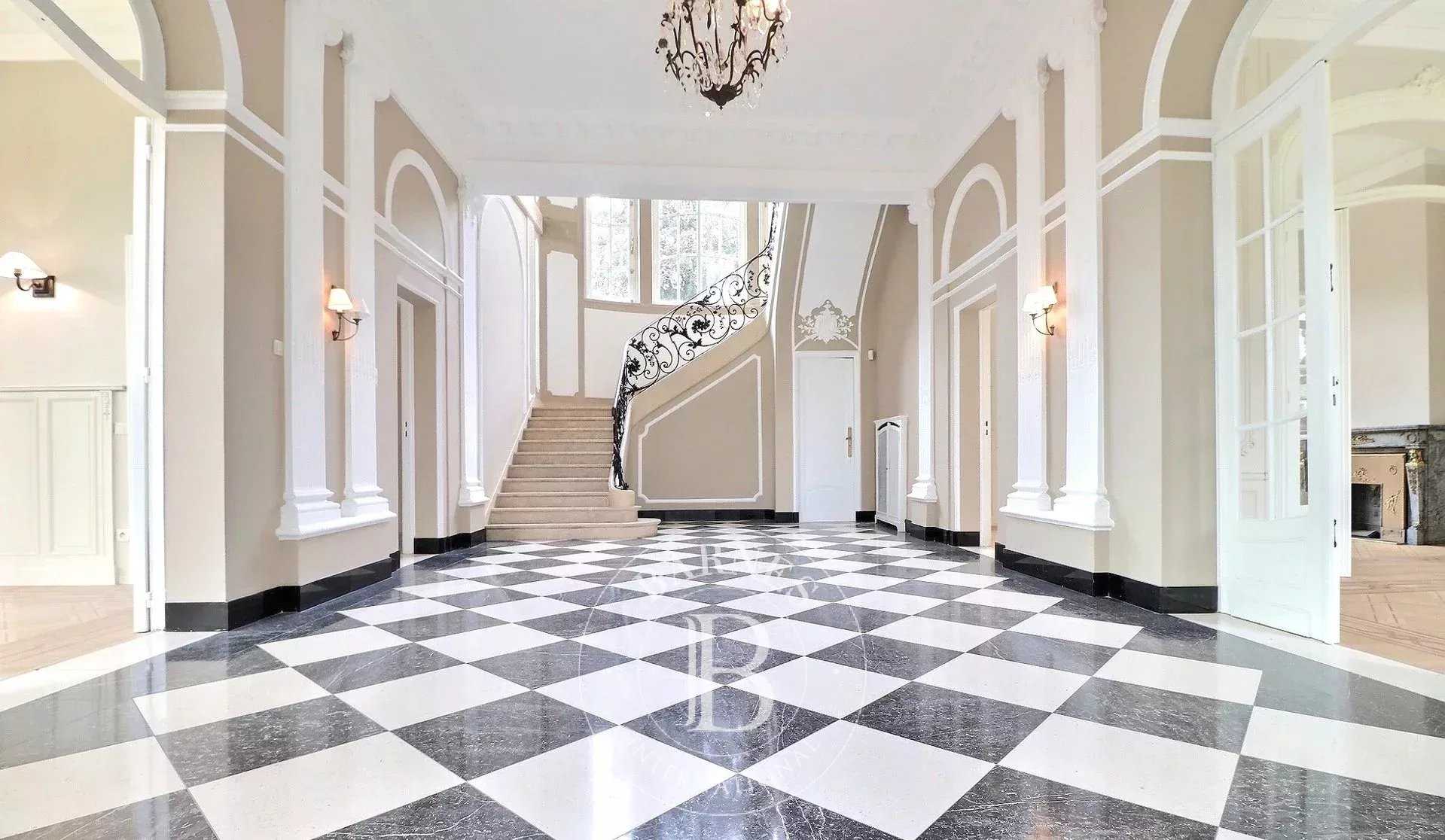 Woluwe-Saint-Pierre  - Offices 6 Bedrooms