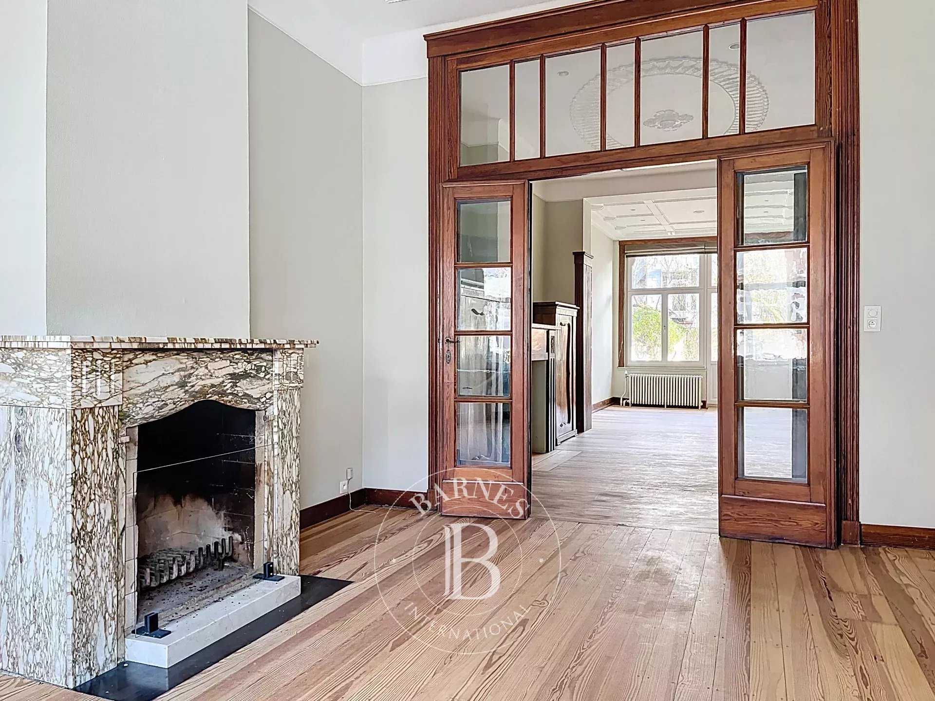 Uccle  - Maison 12 Pi&egrave;ces 5 Chambres