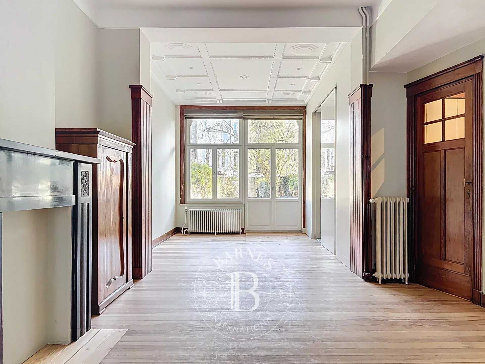 Uccle  - Maison 12 Pi&egrave;ces 5 Chambres