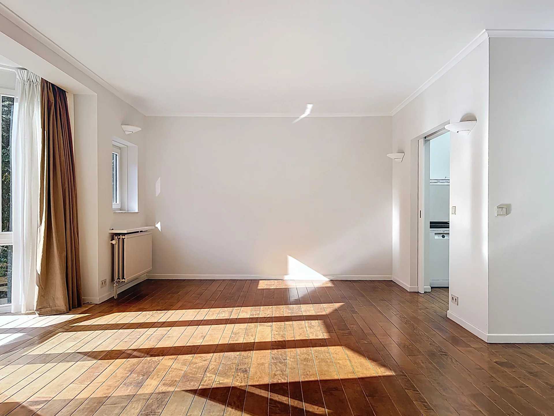 Bruxelles  - Appartement 5 Pi&egrave;ces 2 Chambres