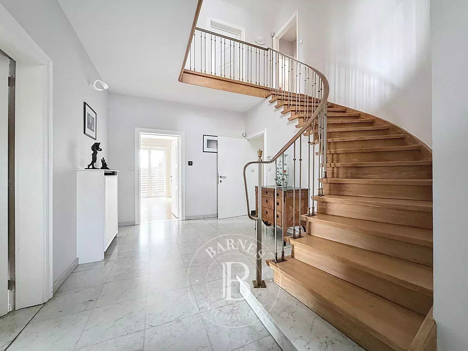 Uccle  - Maison 14 Pi&egrave;ces 5 Chambres