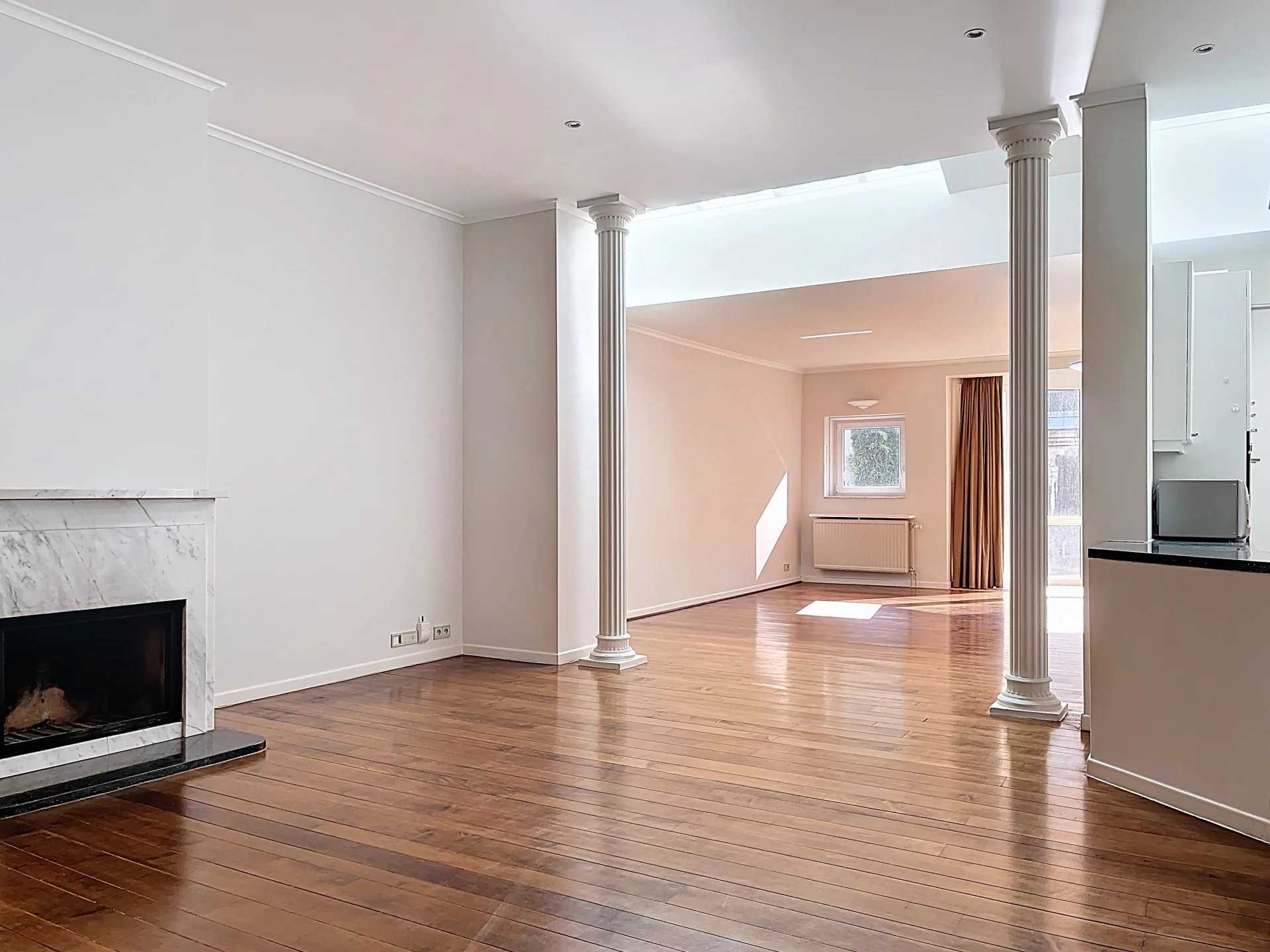 Bruxelles  - Appartement 5 Pi&egrave;ces 2 Chambres